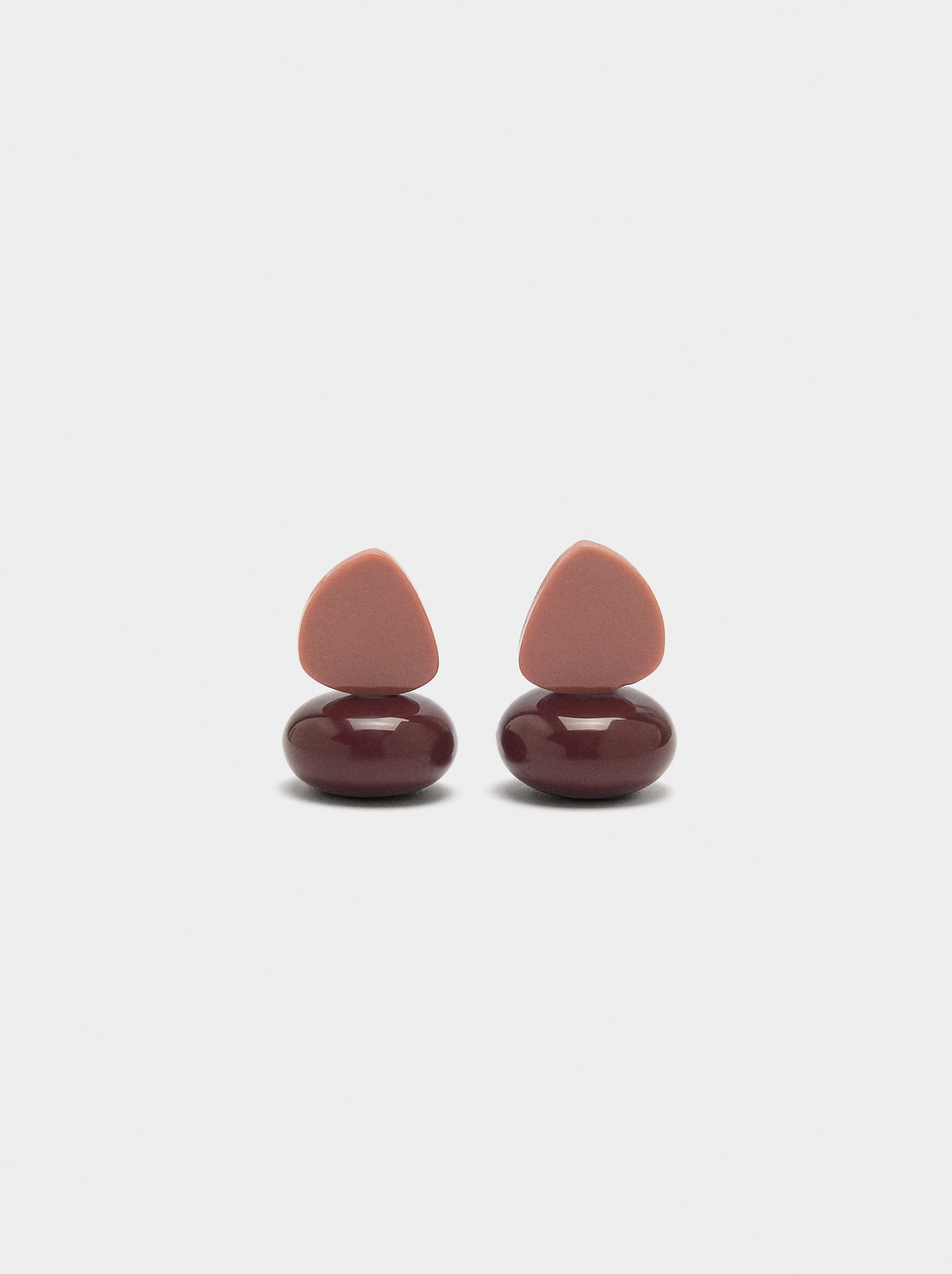 Pendientes Cortos Con Resina
