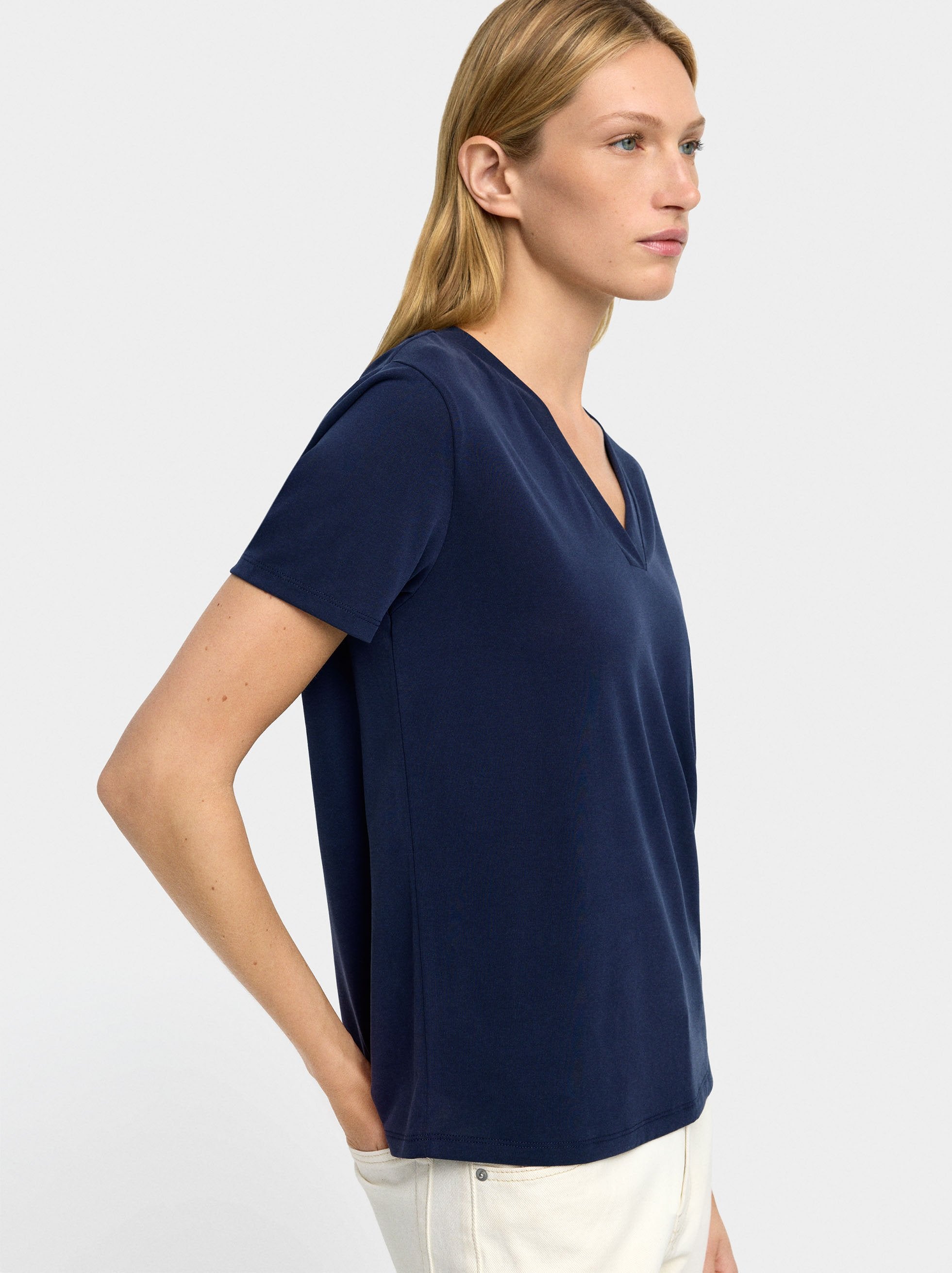 Camiseta Básica Cuello Pico