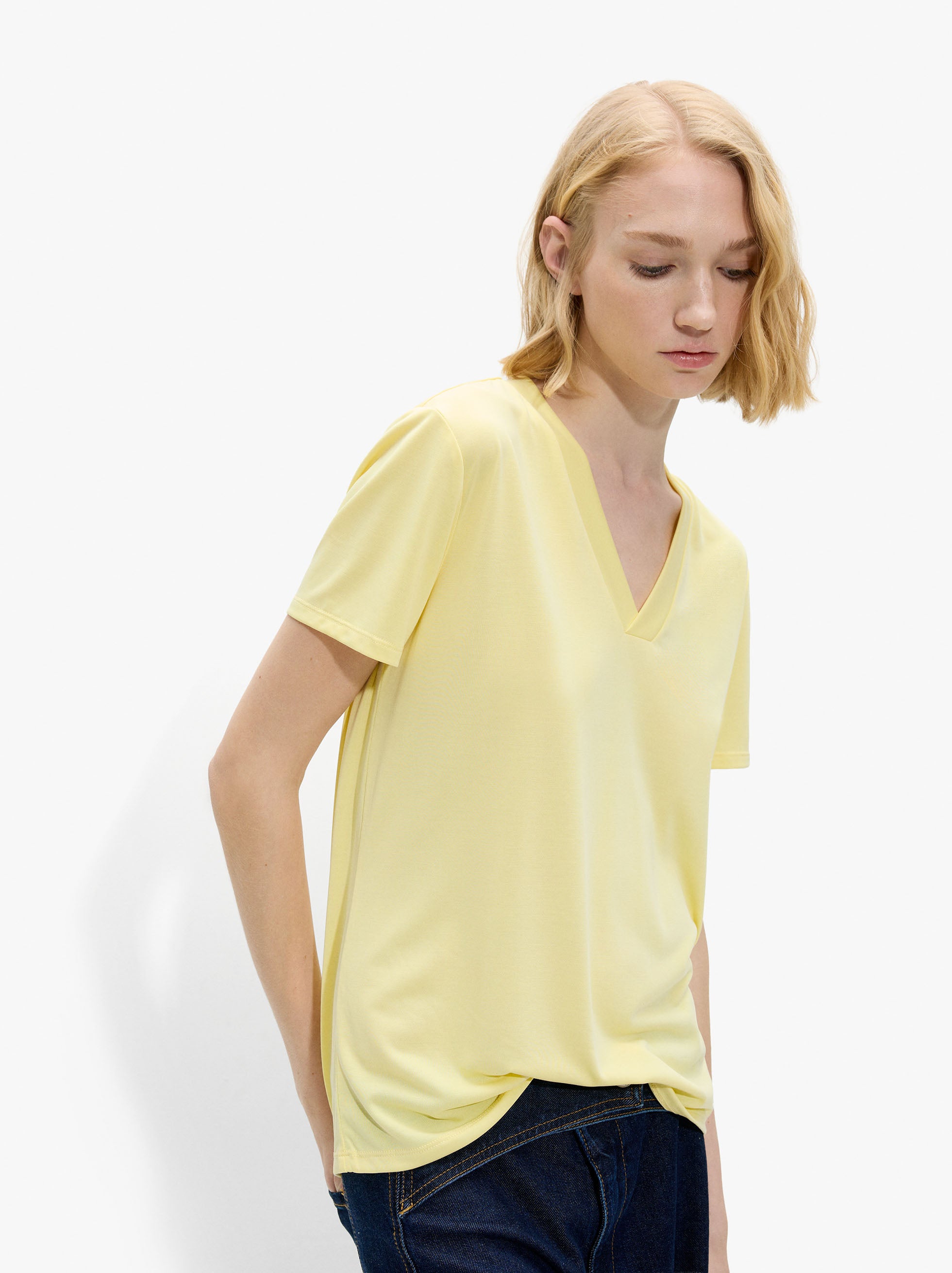 Camiseta Básica Cuello Pico