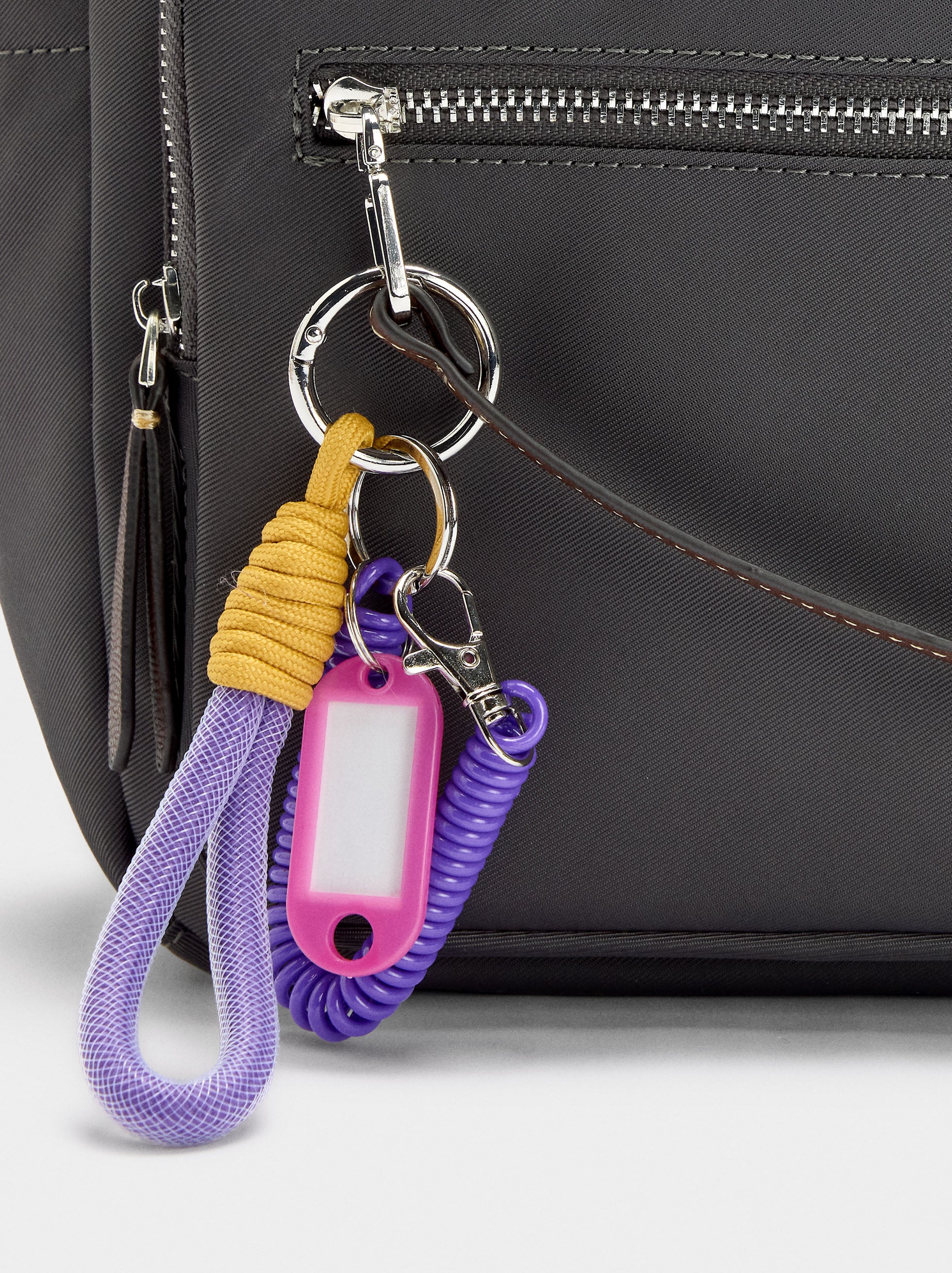 Mochila De Nylon Con Colgante