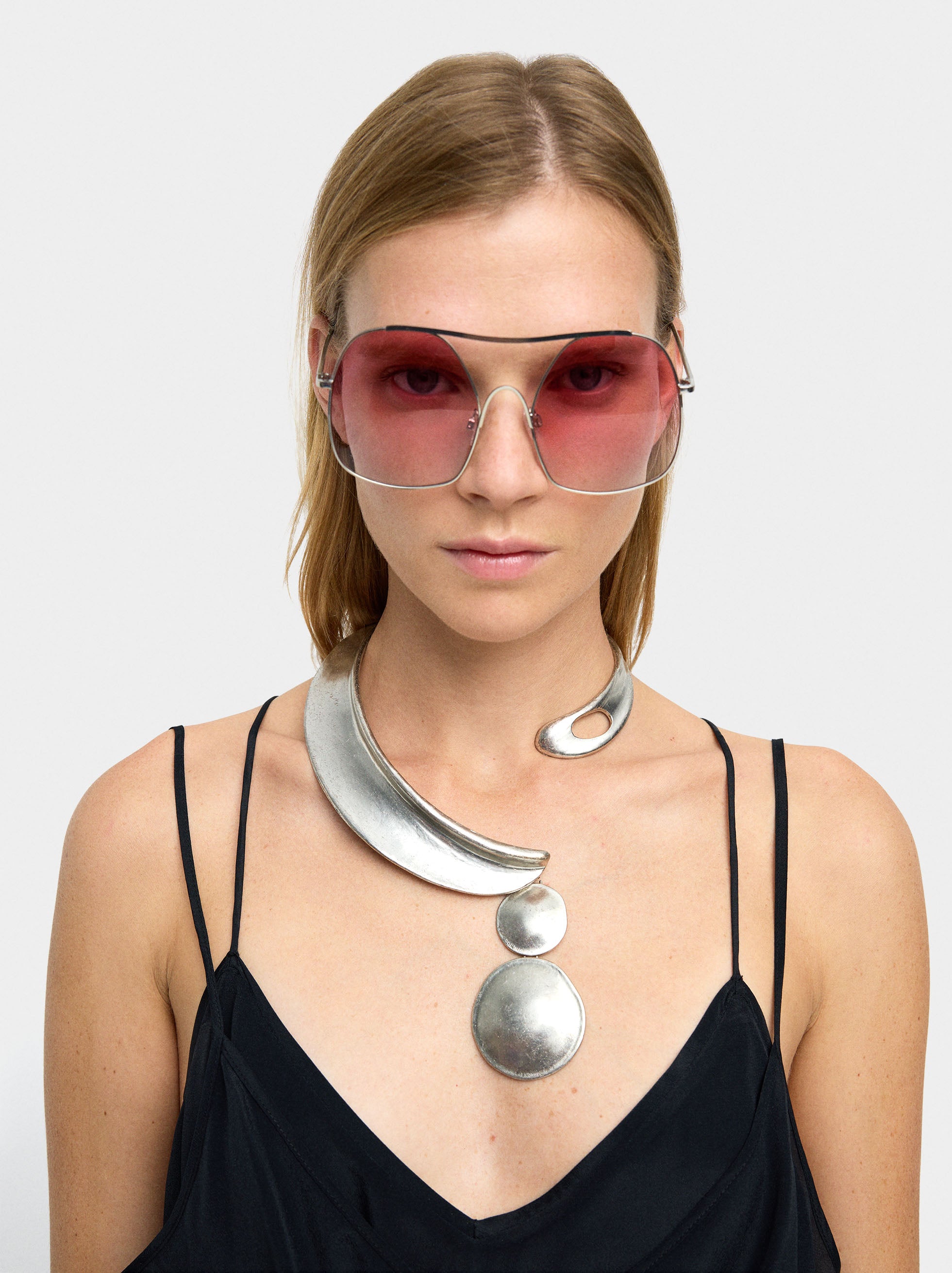 Collar Corto Con Redondos