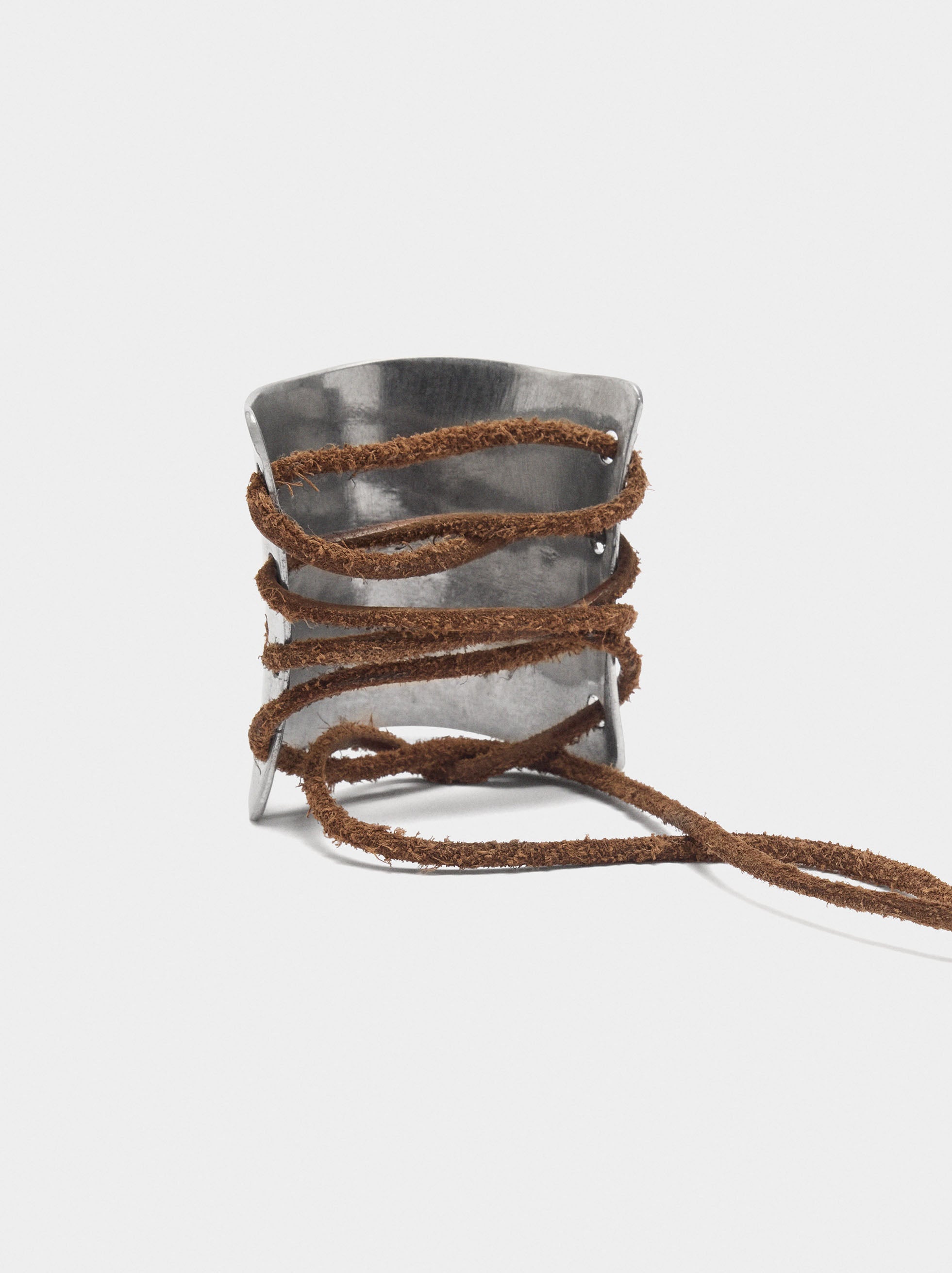 Pulsera Ancha Con Cordones
