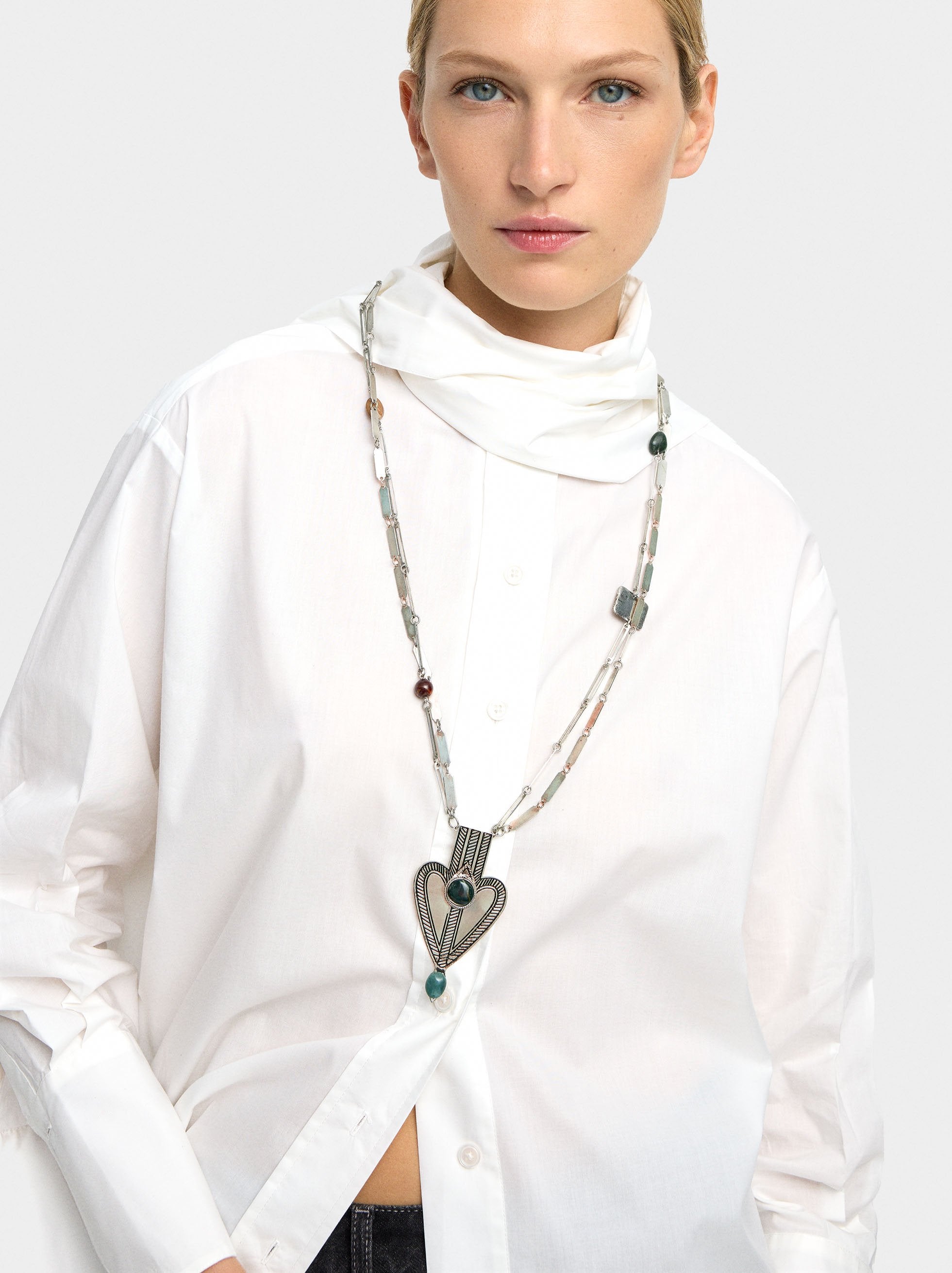 Collar Largo Colgante De Corazón Y Piedras