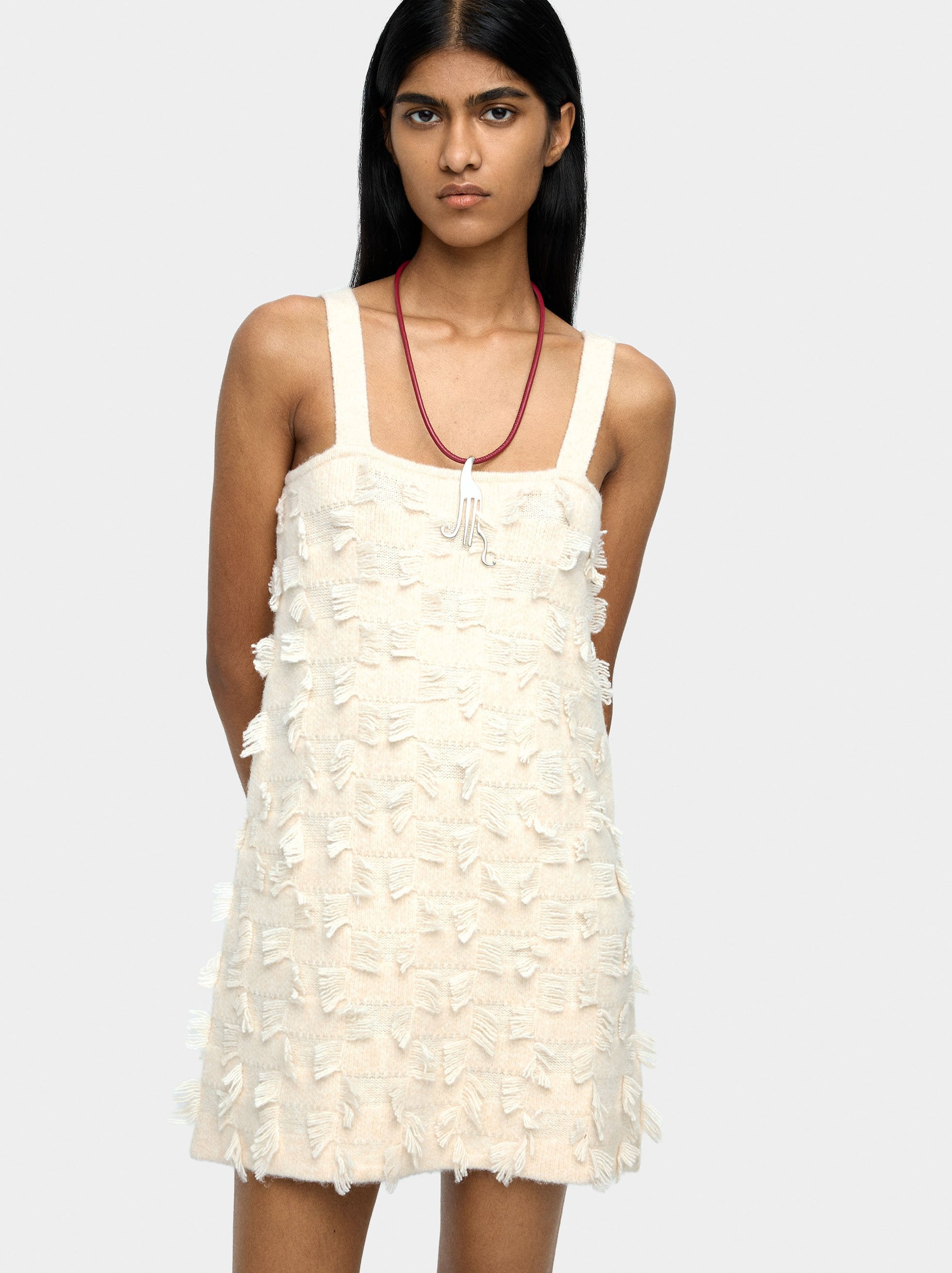 Vestido Corto De Punto Con Flecos