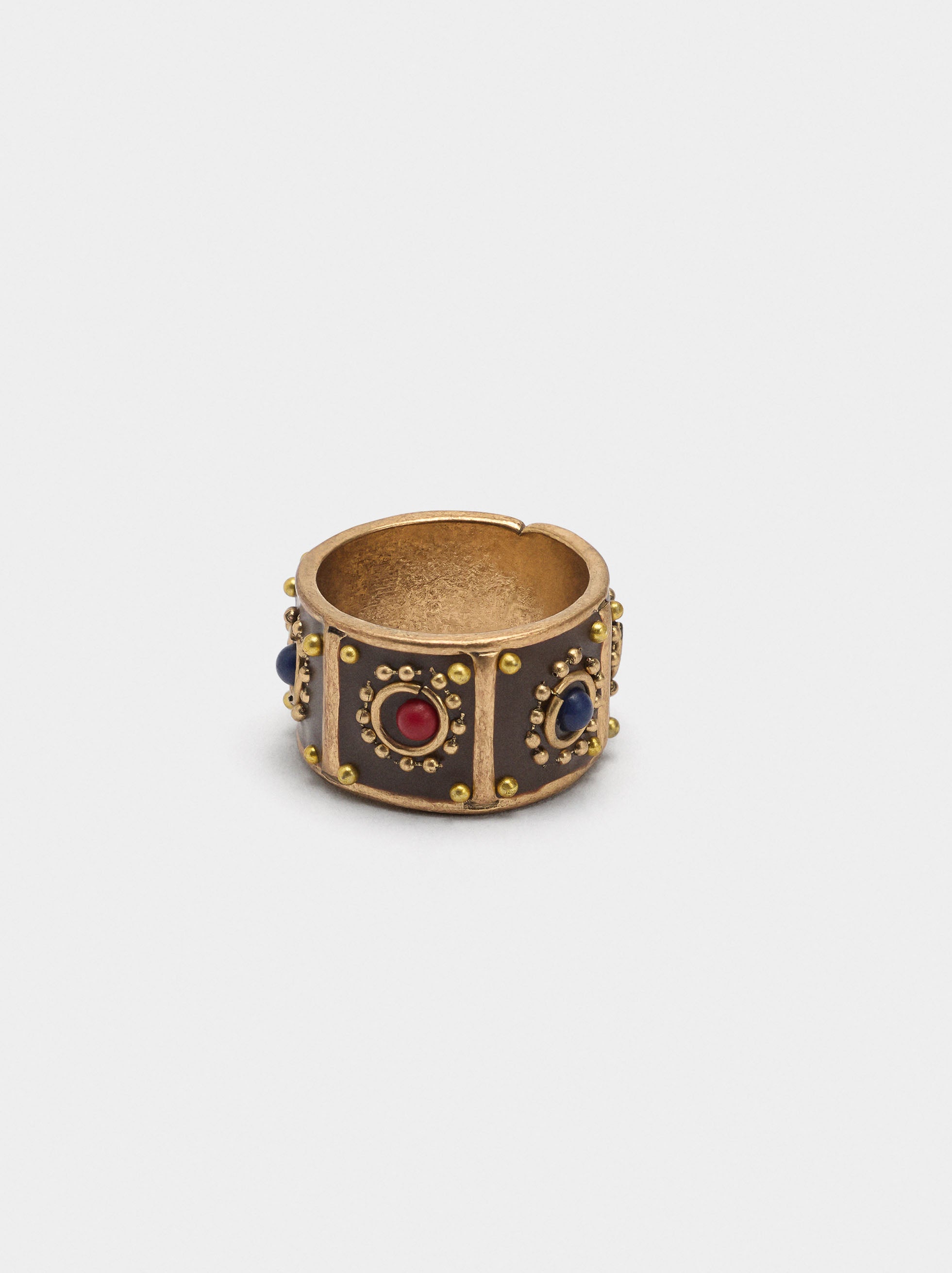 Anillo Con Detalles De Resina Y Arcilla