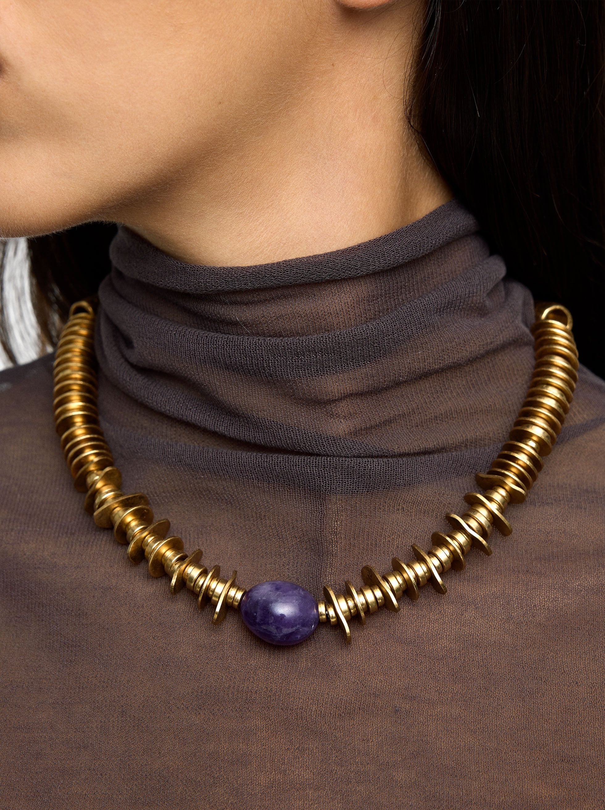 Collar Corto Con Colgante De Piedra