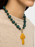 Collar Corto De Cuentas Con Colgante De Cruz