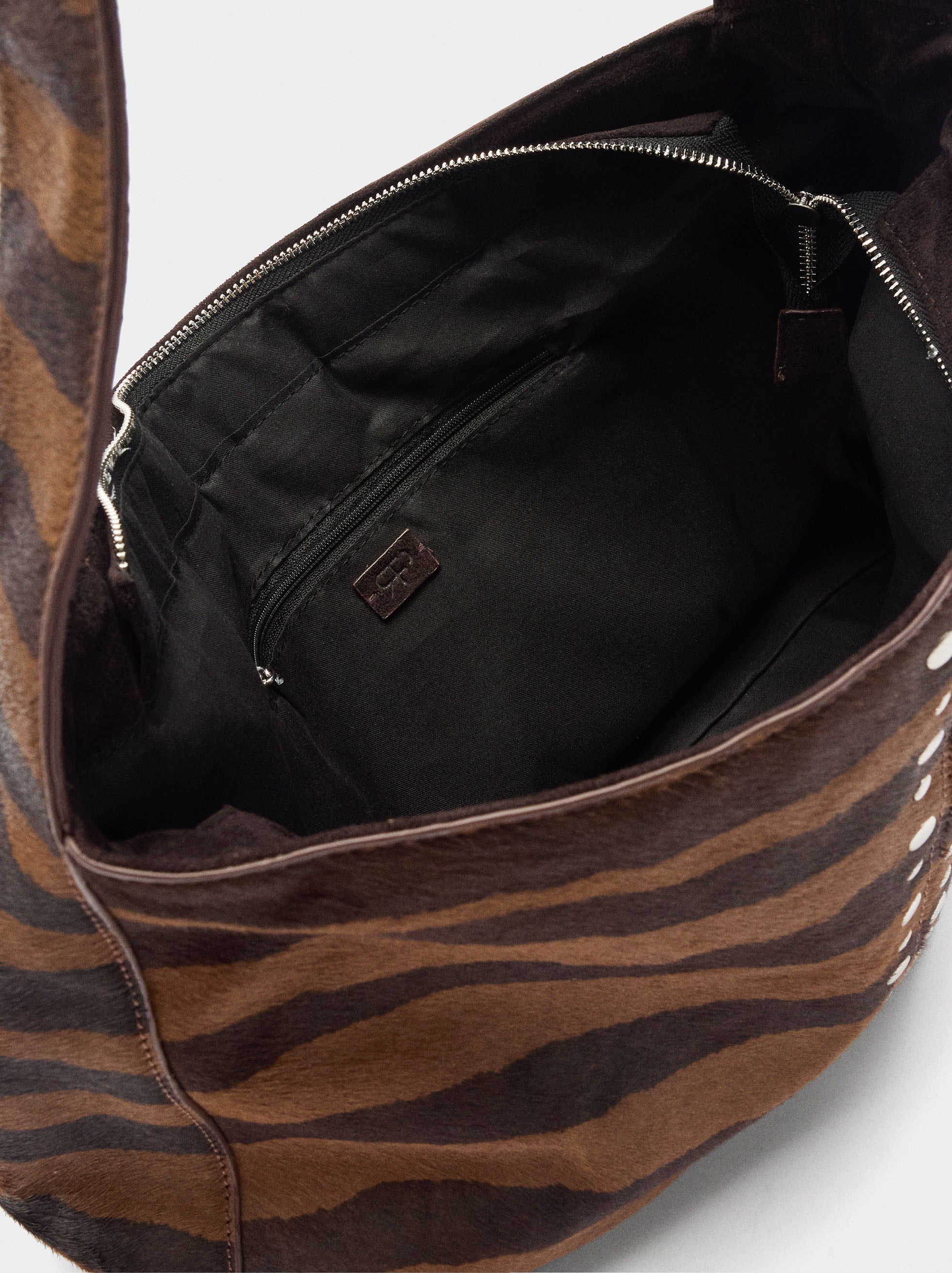 Bolso De Mano De Piel Con Tachuelas