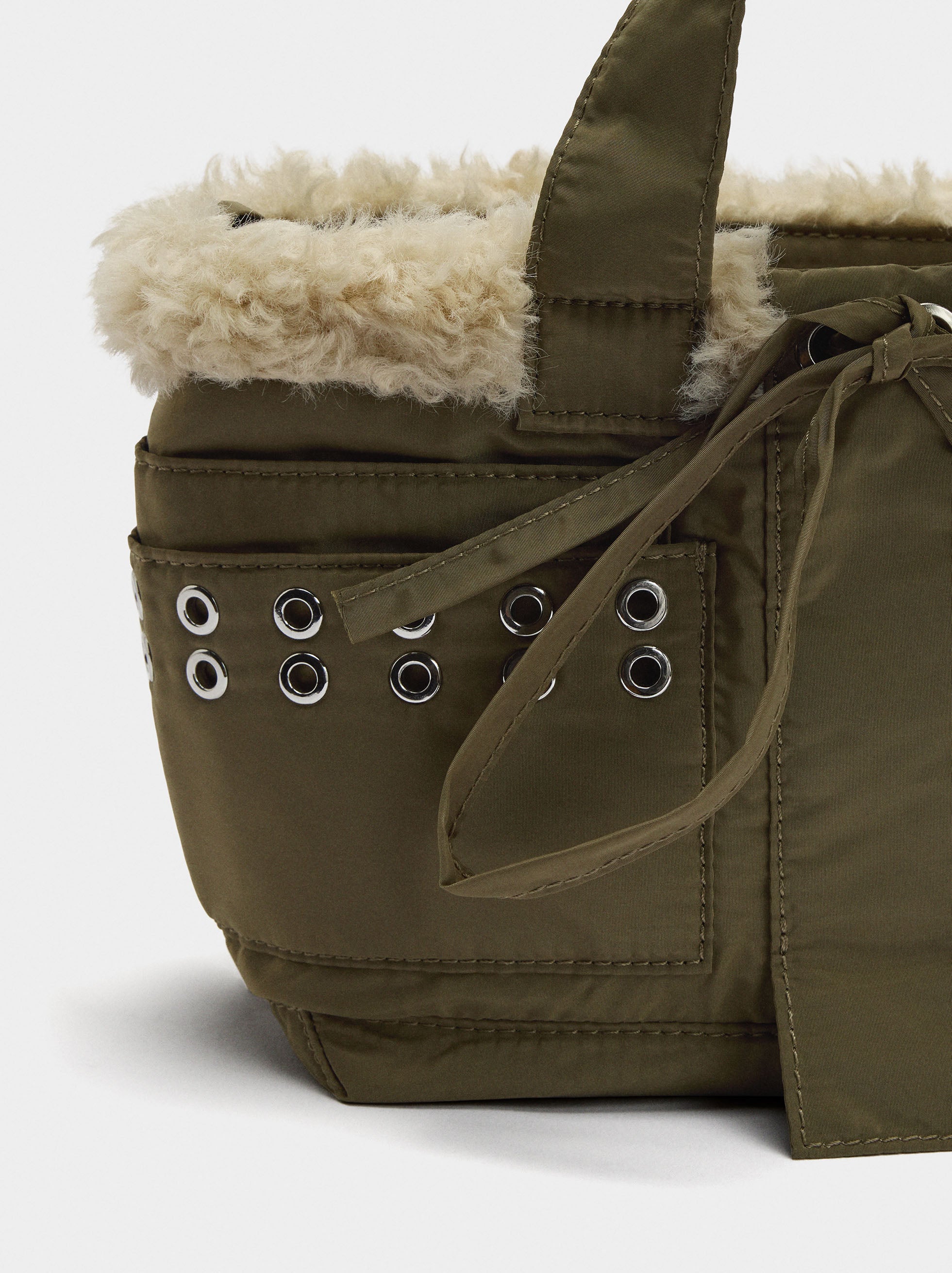 Bolso Tote De Nylon Borde Efecto Pelo