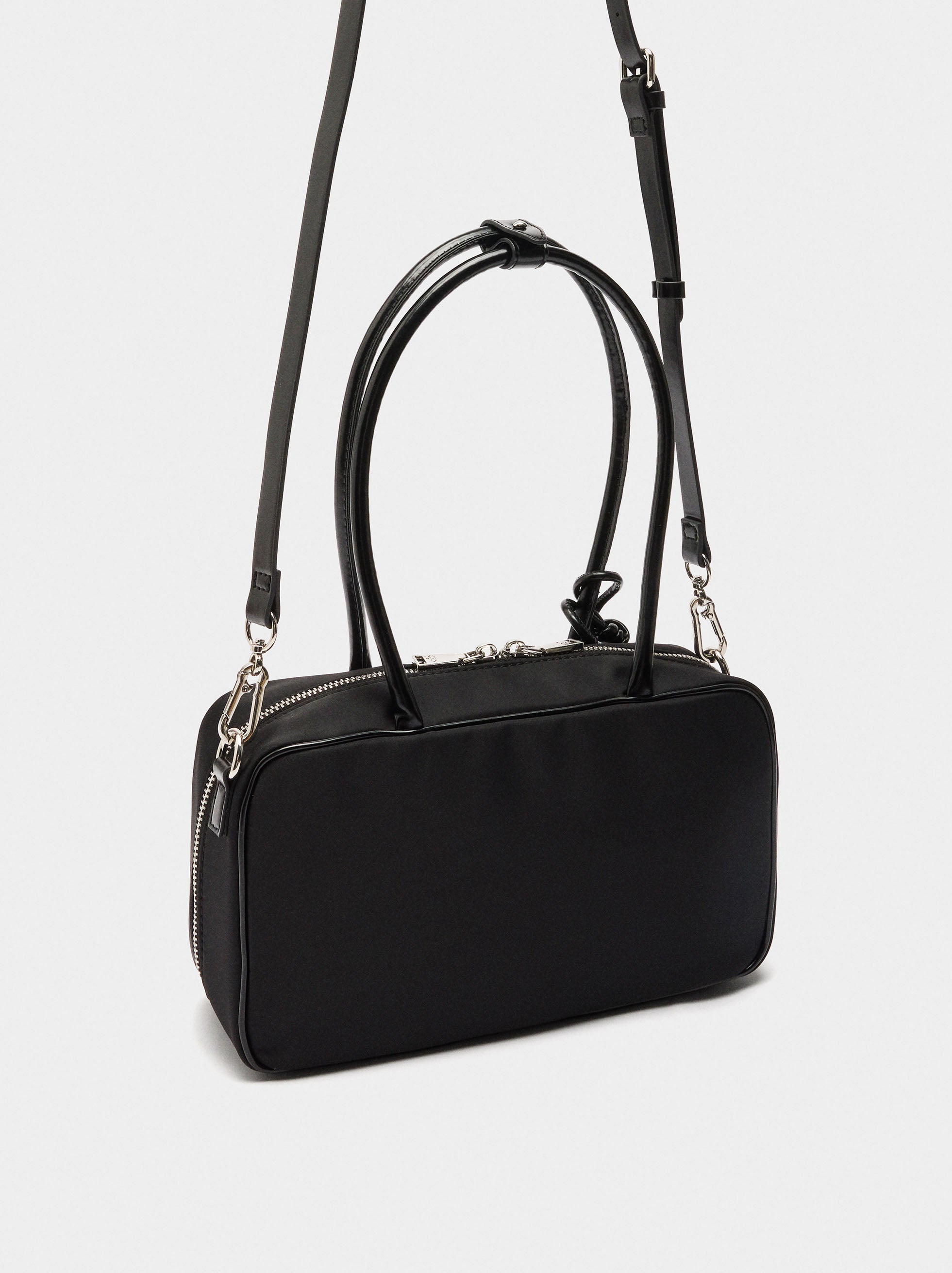 Bolso Bowling De Nylon Con Colgante