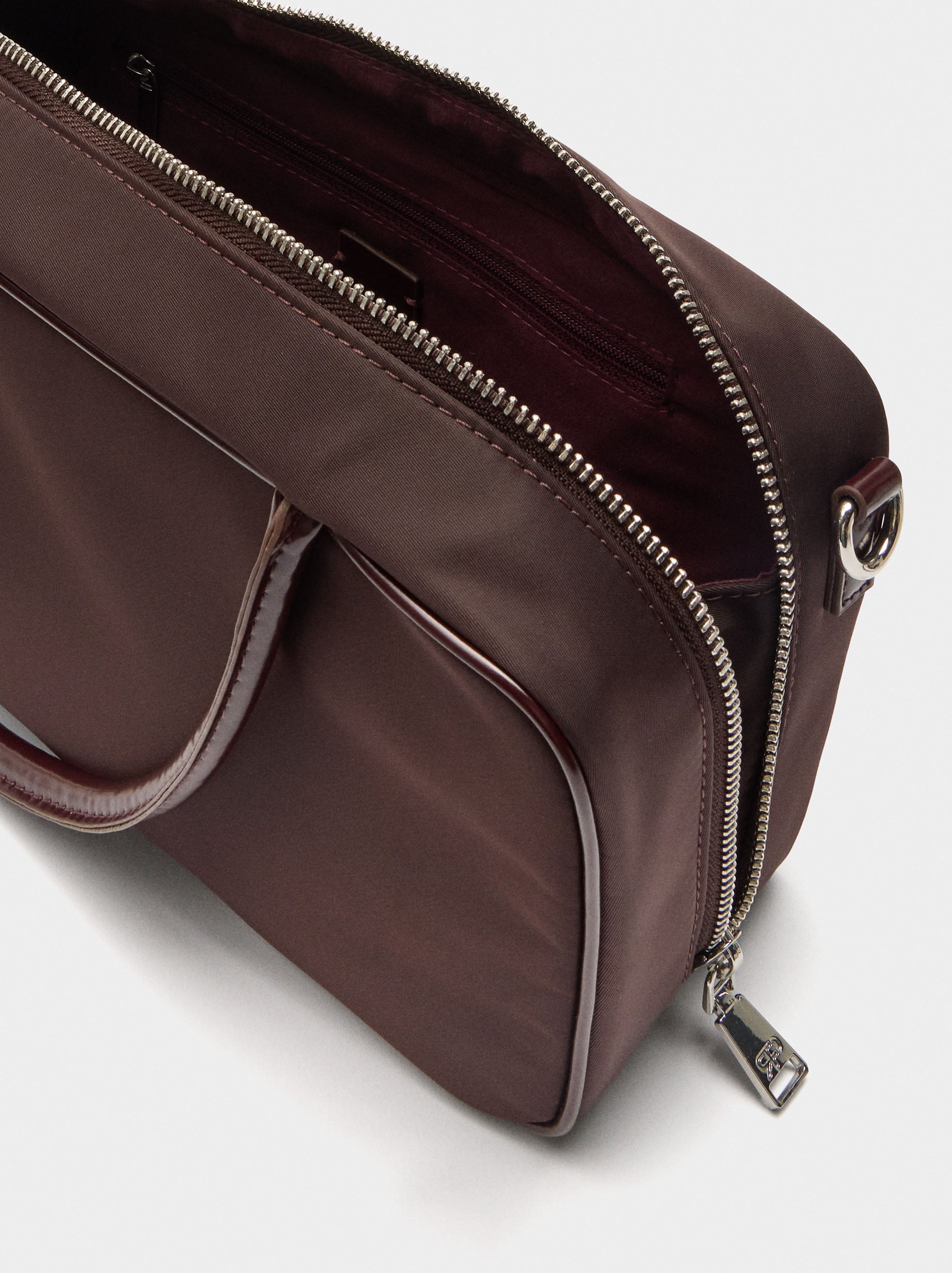 Bolso Bowling De Nylon Con Colgante