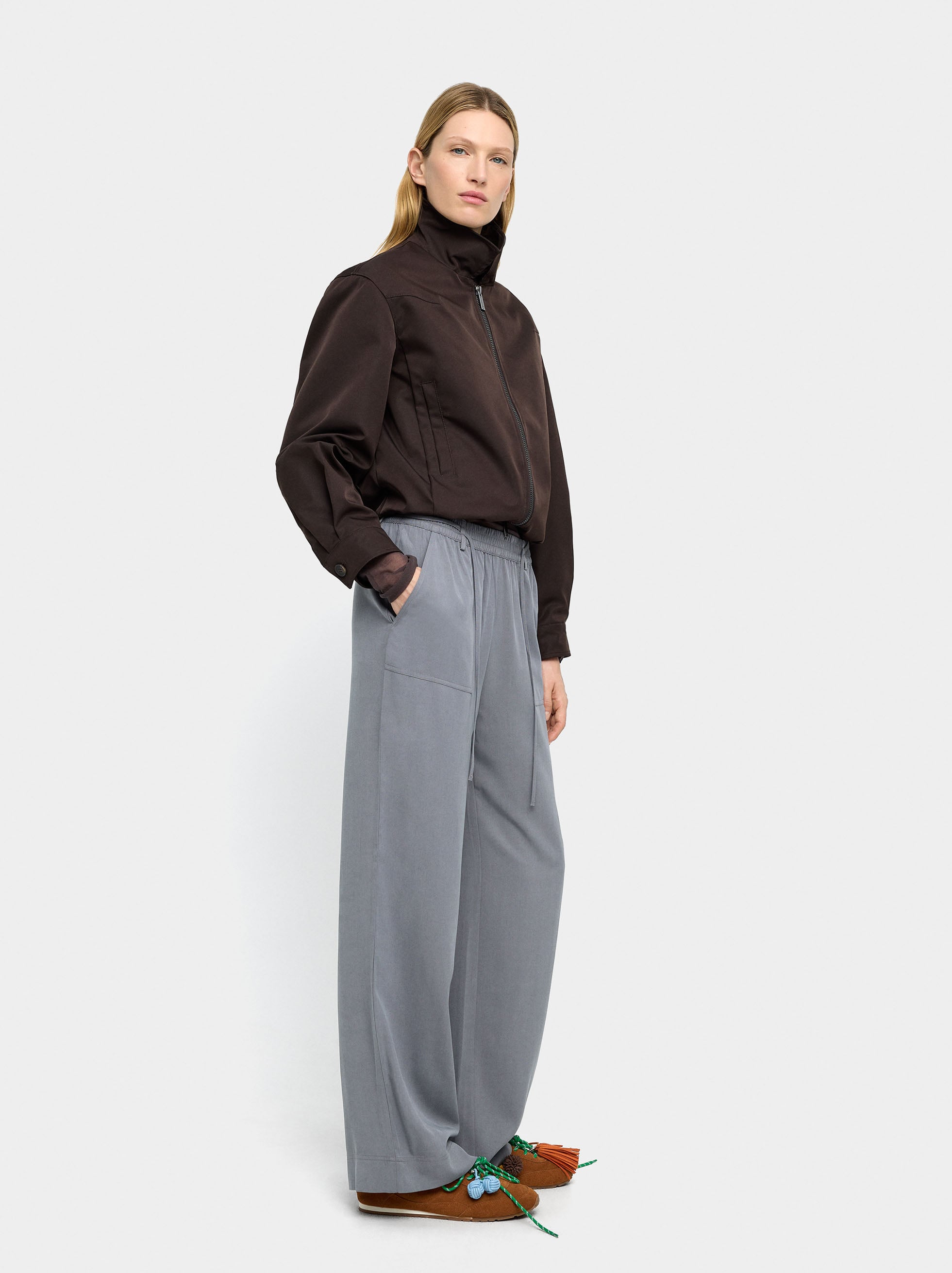 Pantalón Con Cintura Elástica Y Bolsillos