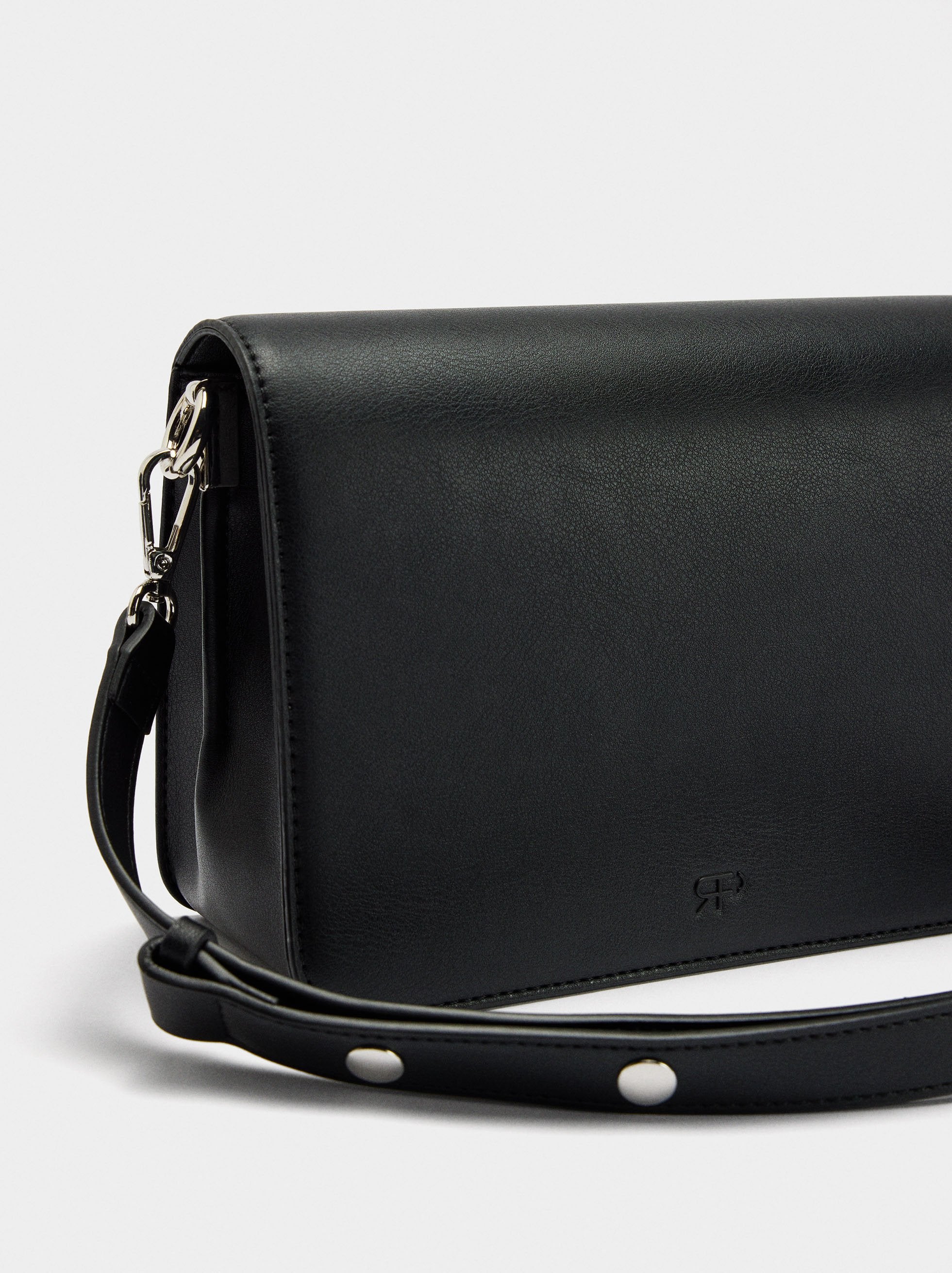 Bolso Bandolera Liso Con Solapa