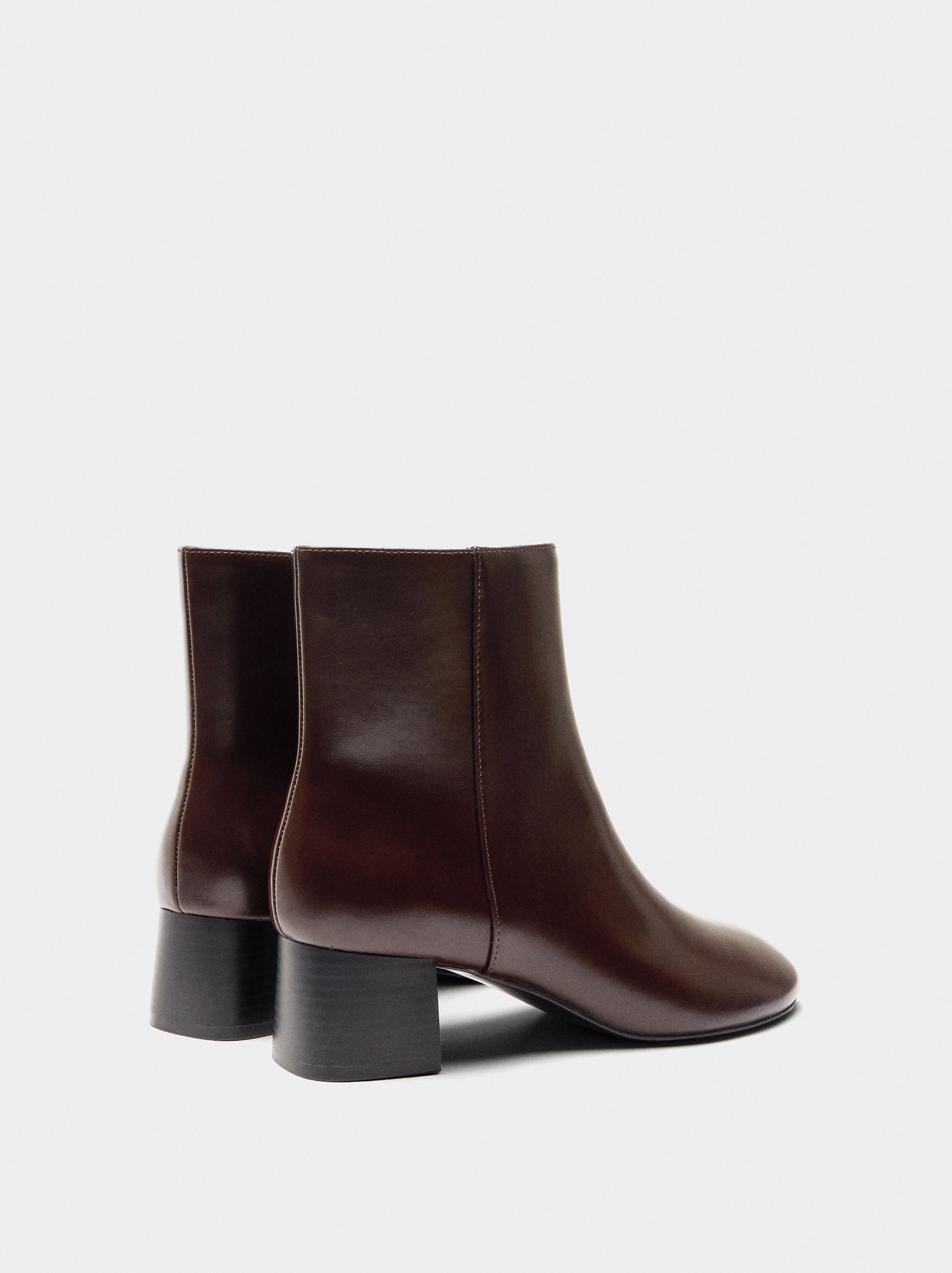 Botines Lisos De Tacón Ancho