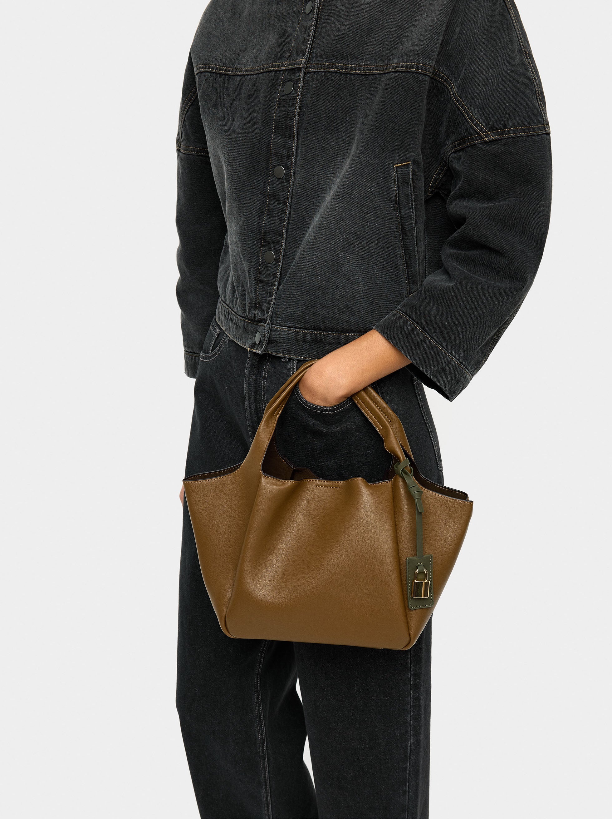 Bolso Tote Con Penduro