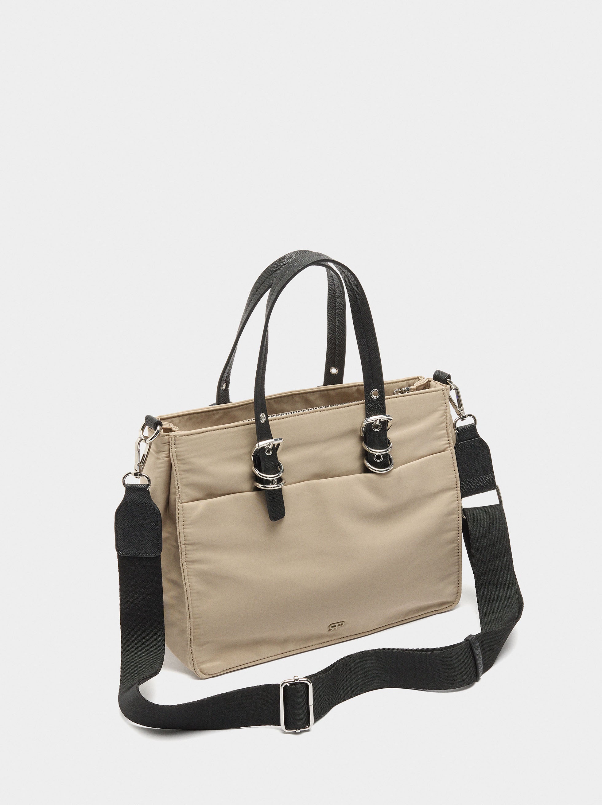 Bolso Tote De Nylon Con Colgante