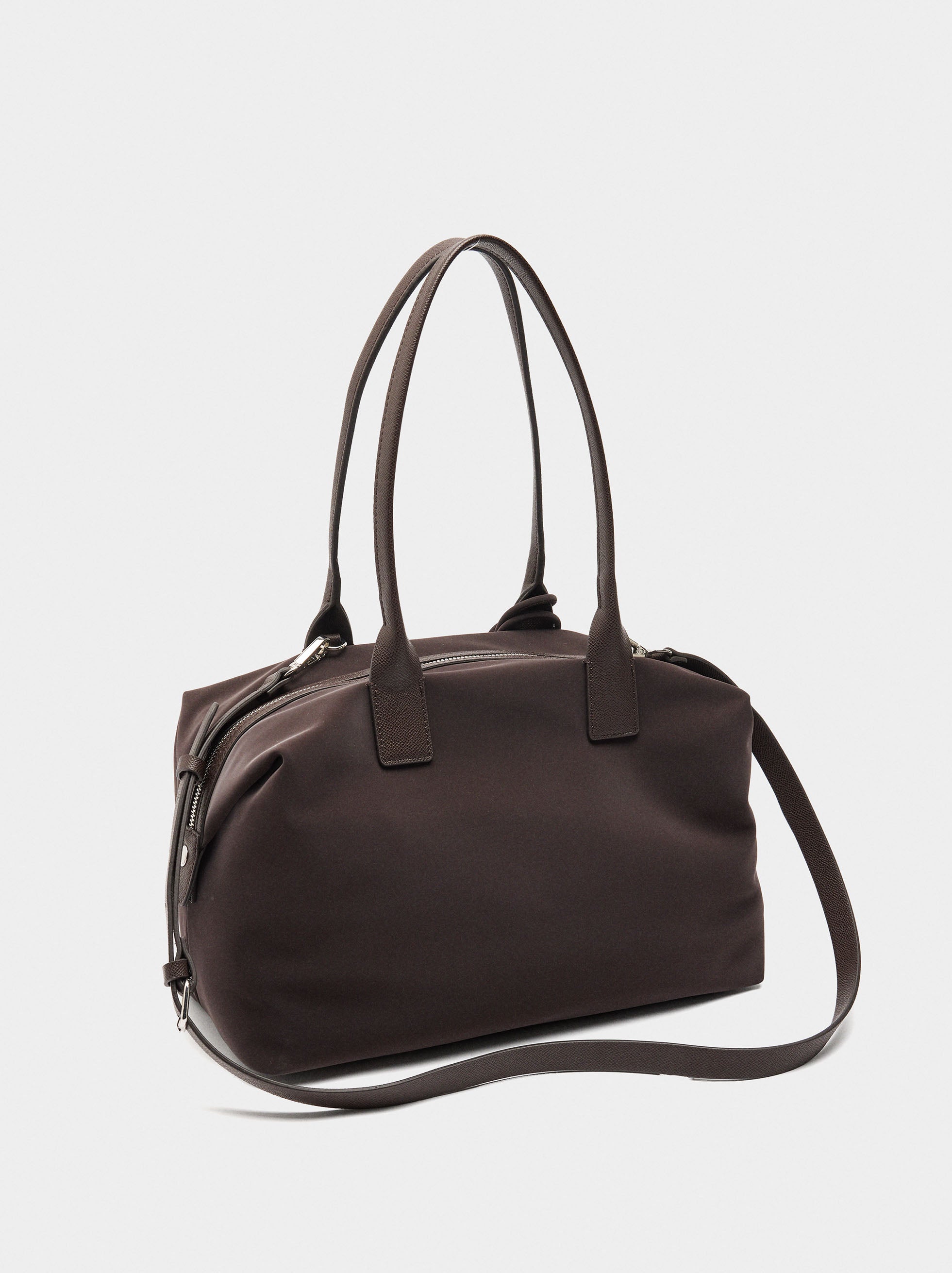Bolso Shopper De Textura Suave Con Colgante