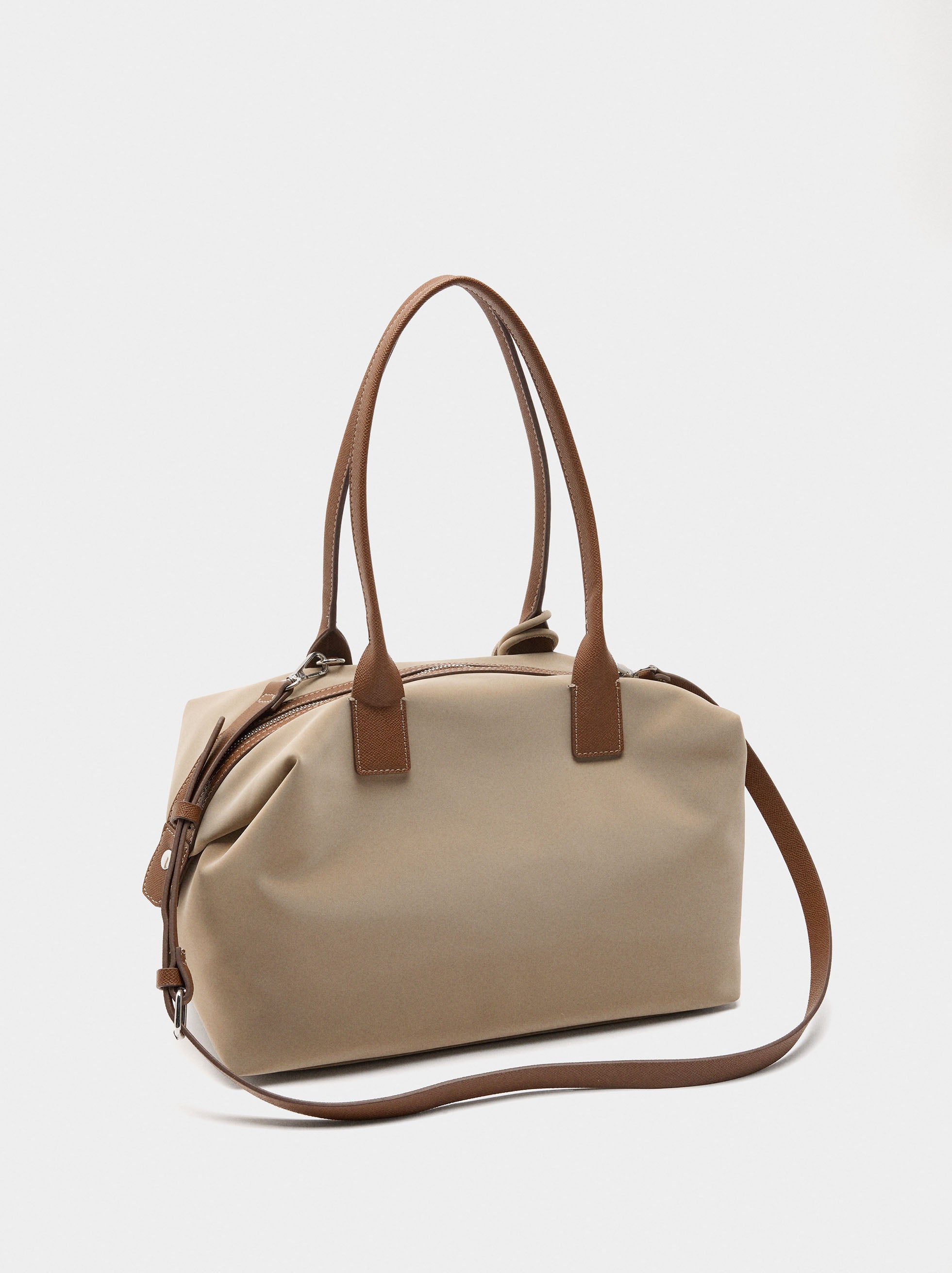 Bolso Shopper De Textura Suave Con Colgante