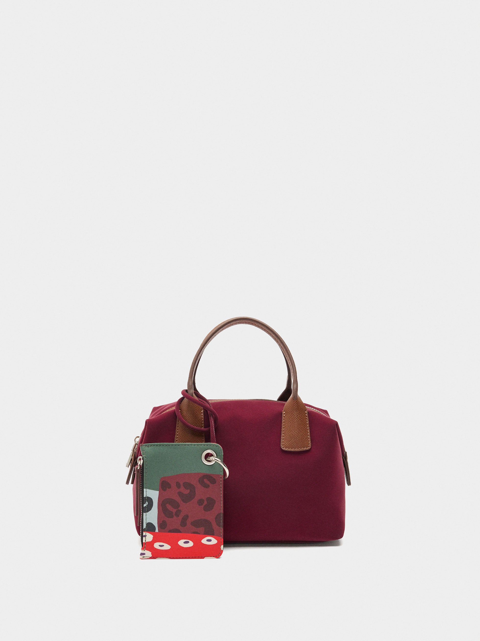 Bolso Tote Textura Suave Con Colgante
