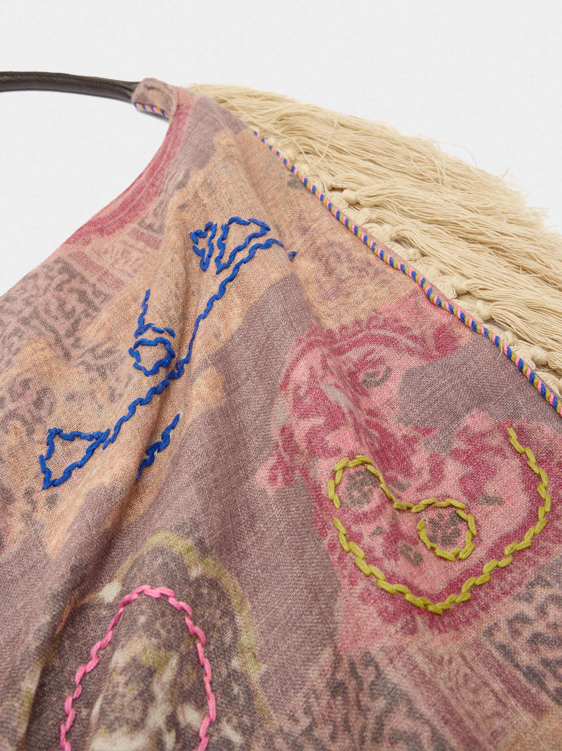 Bolso Shopper De Tejido Con Flecos