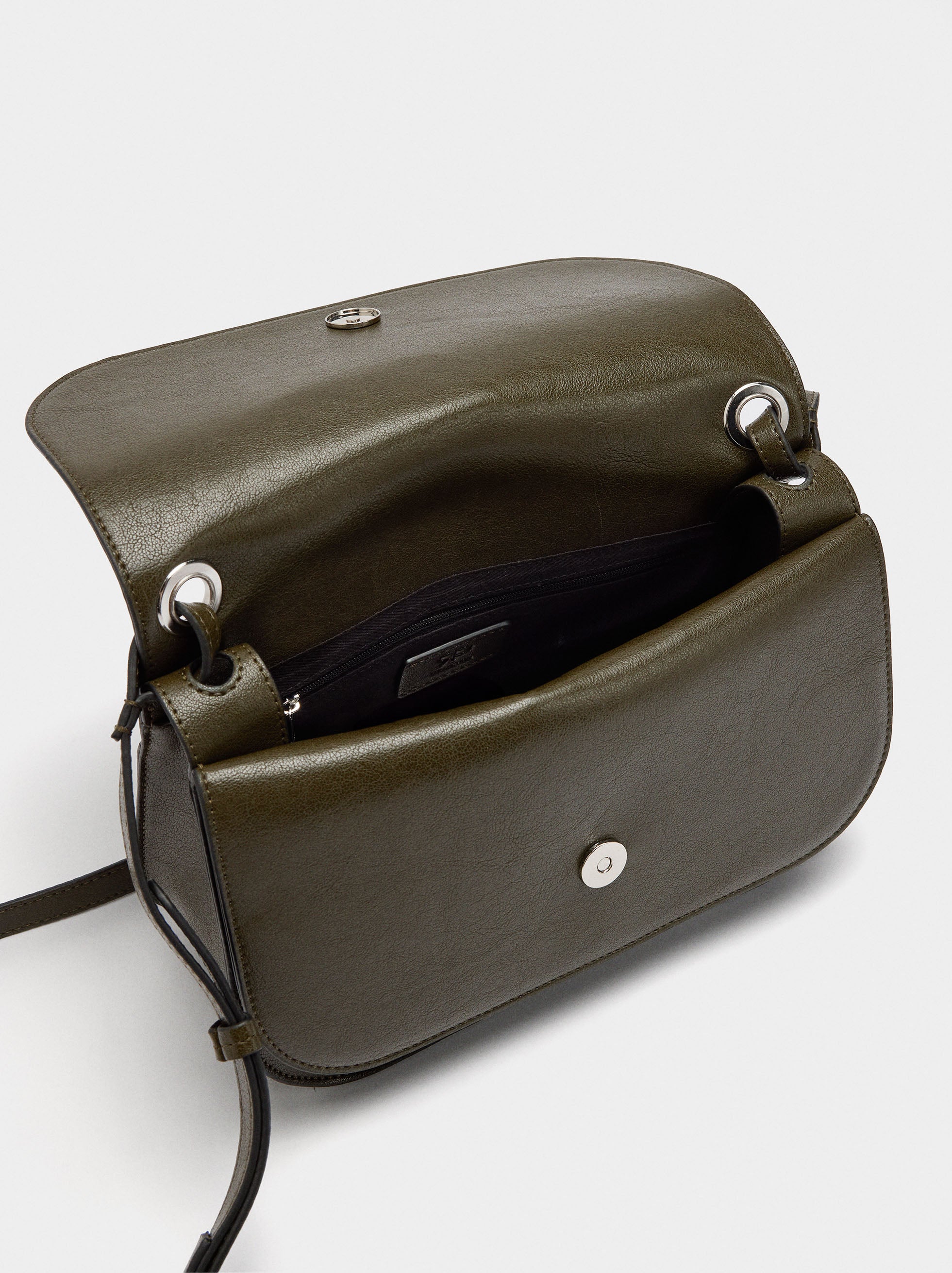 Bolso Bandolera Con Solapa Doble