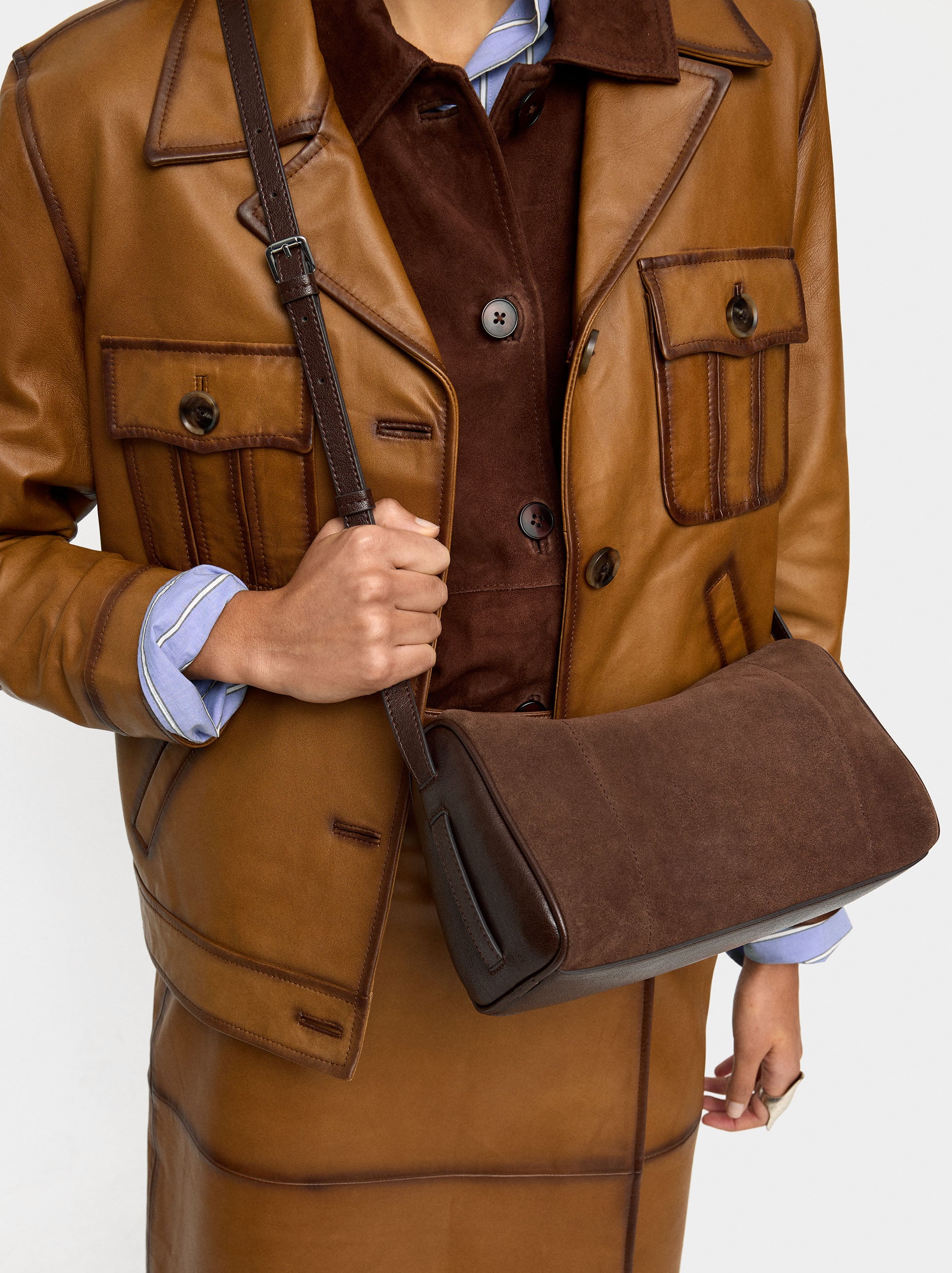 Bolso Bandolera Con Detalles De Piel