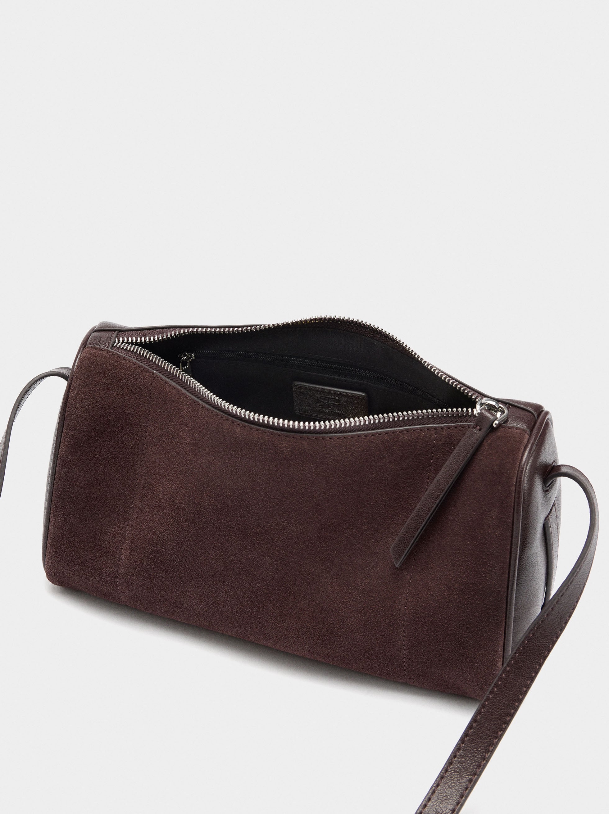 Bolso Bandolera Con Detalles De Piel