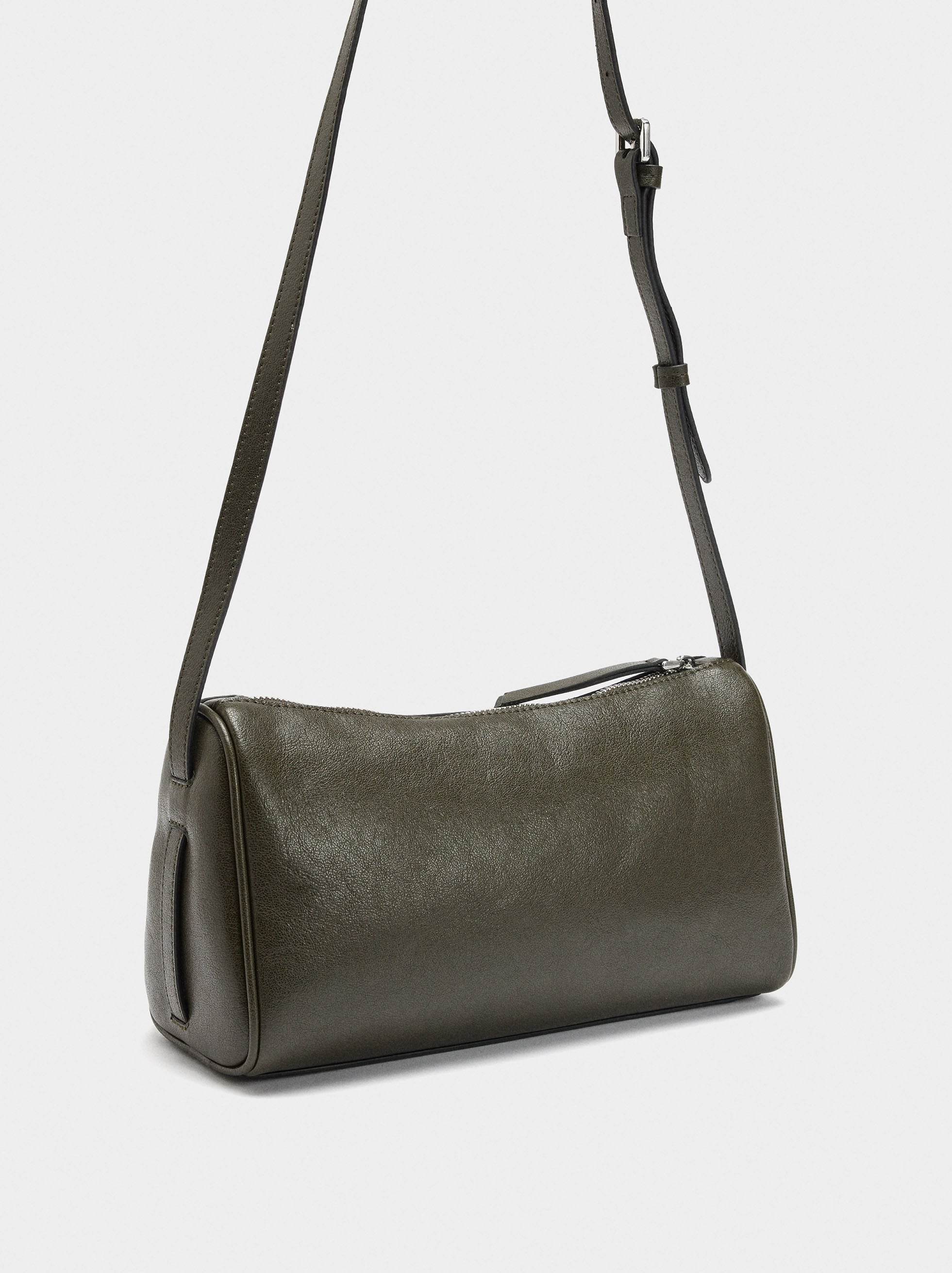 Bolso Bandolera Con Detalles De Piel