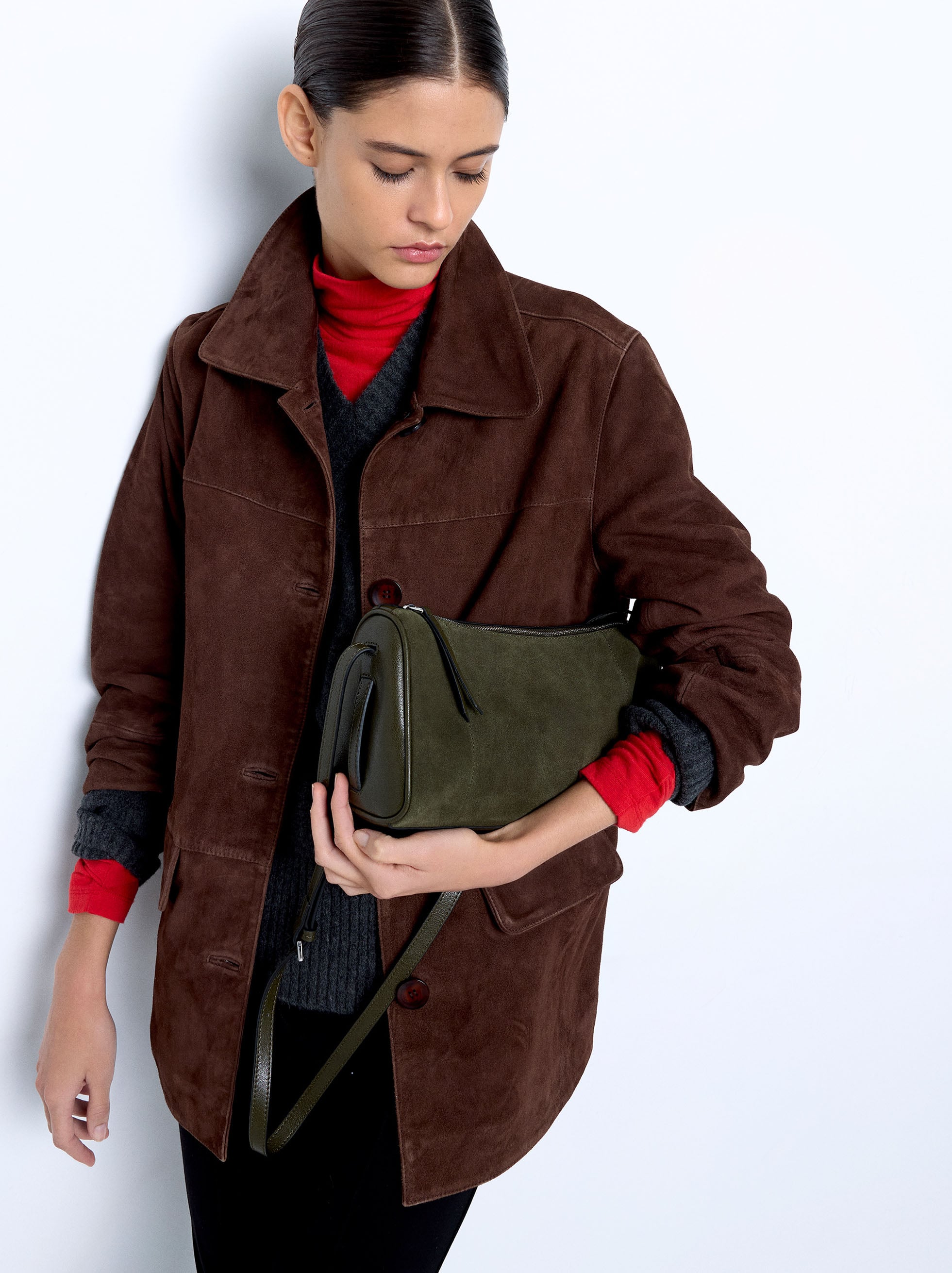 Bolso Bandolera Con Detalles De Piel