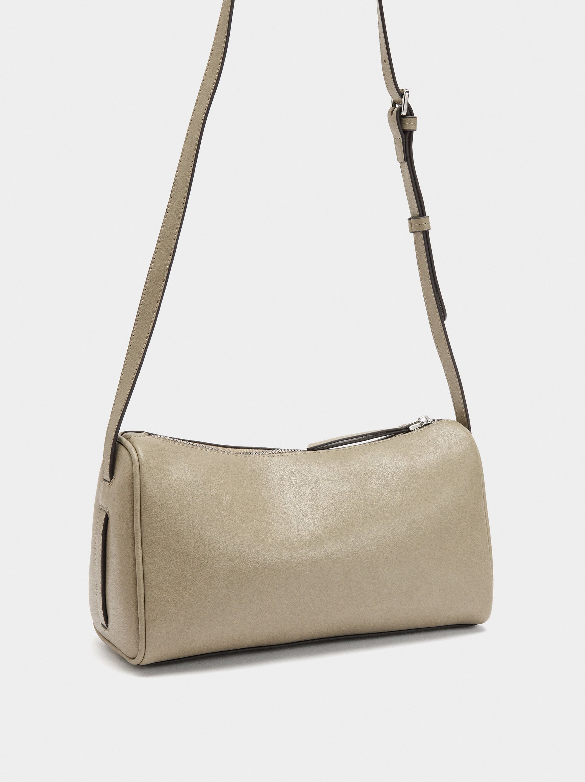 Bolso Bandolera Con Detalles De Piel