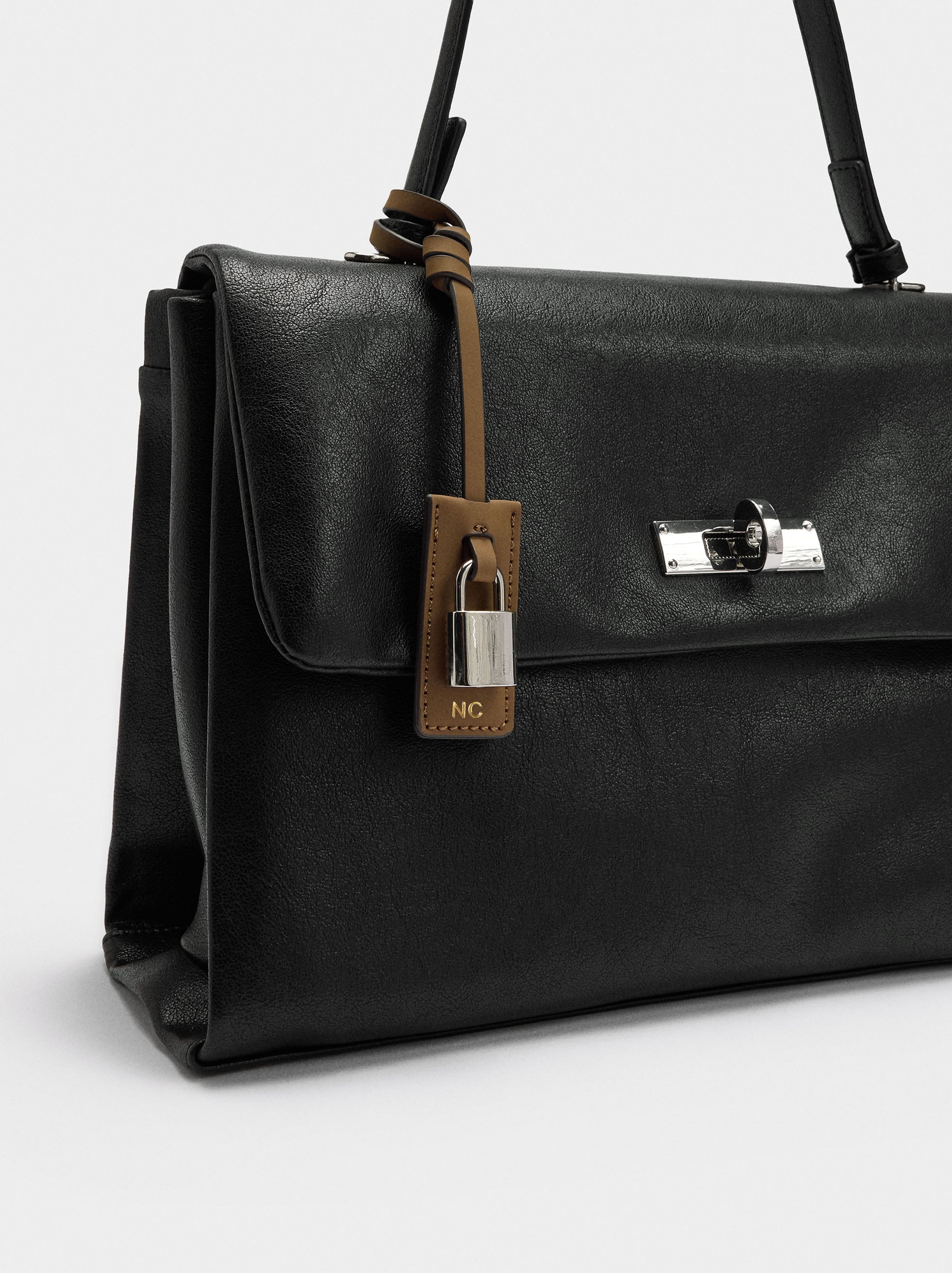 Bolso De Mano Con Solapa Y Bandolera