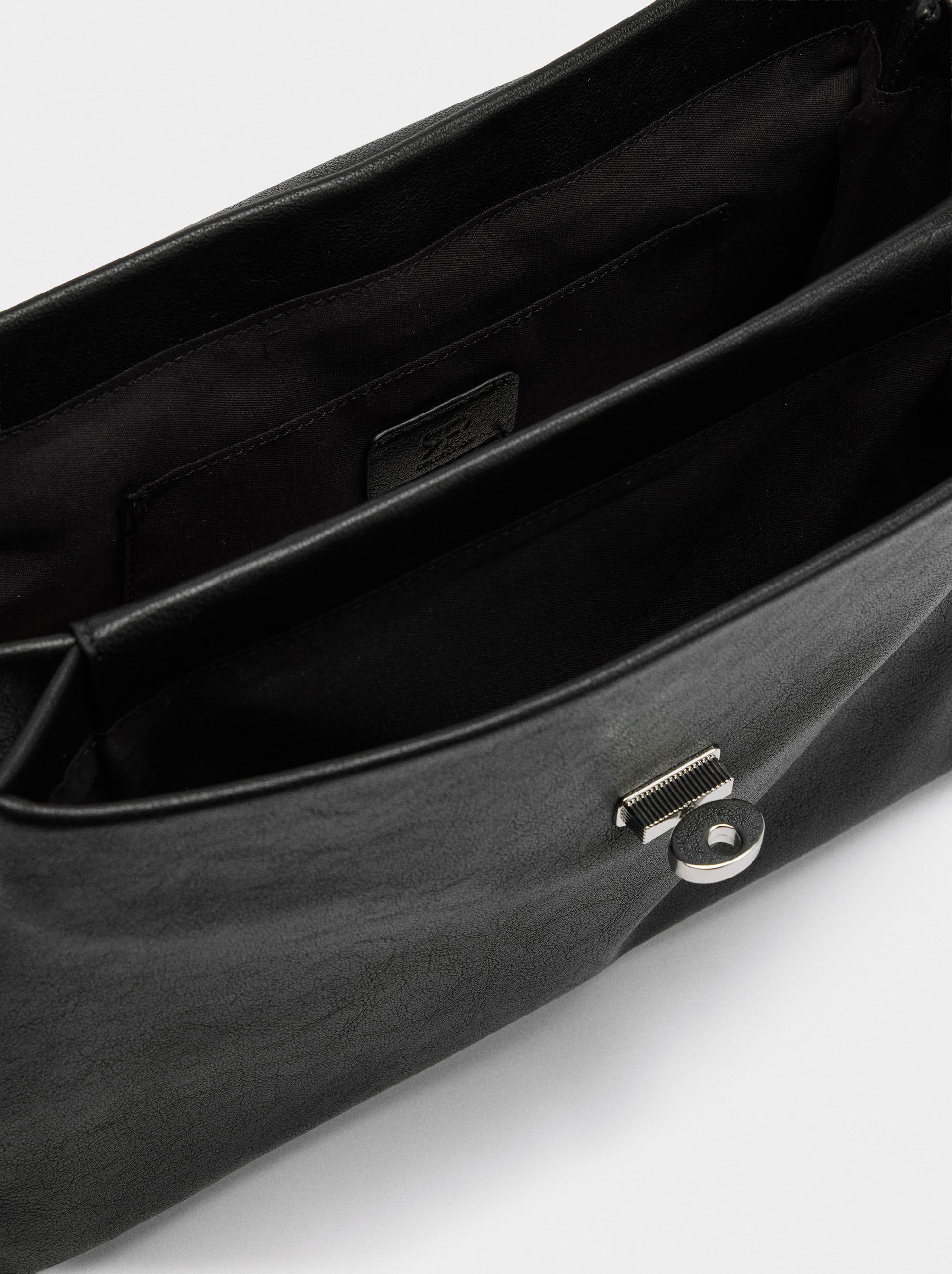 Bolso De Mano Con Solapa Y Bandolera