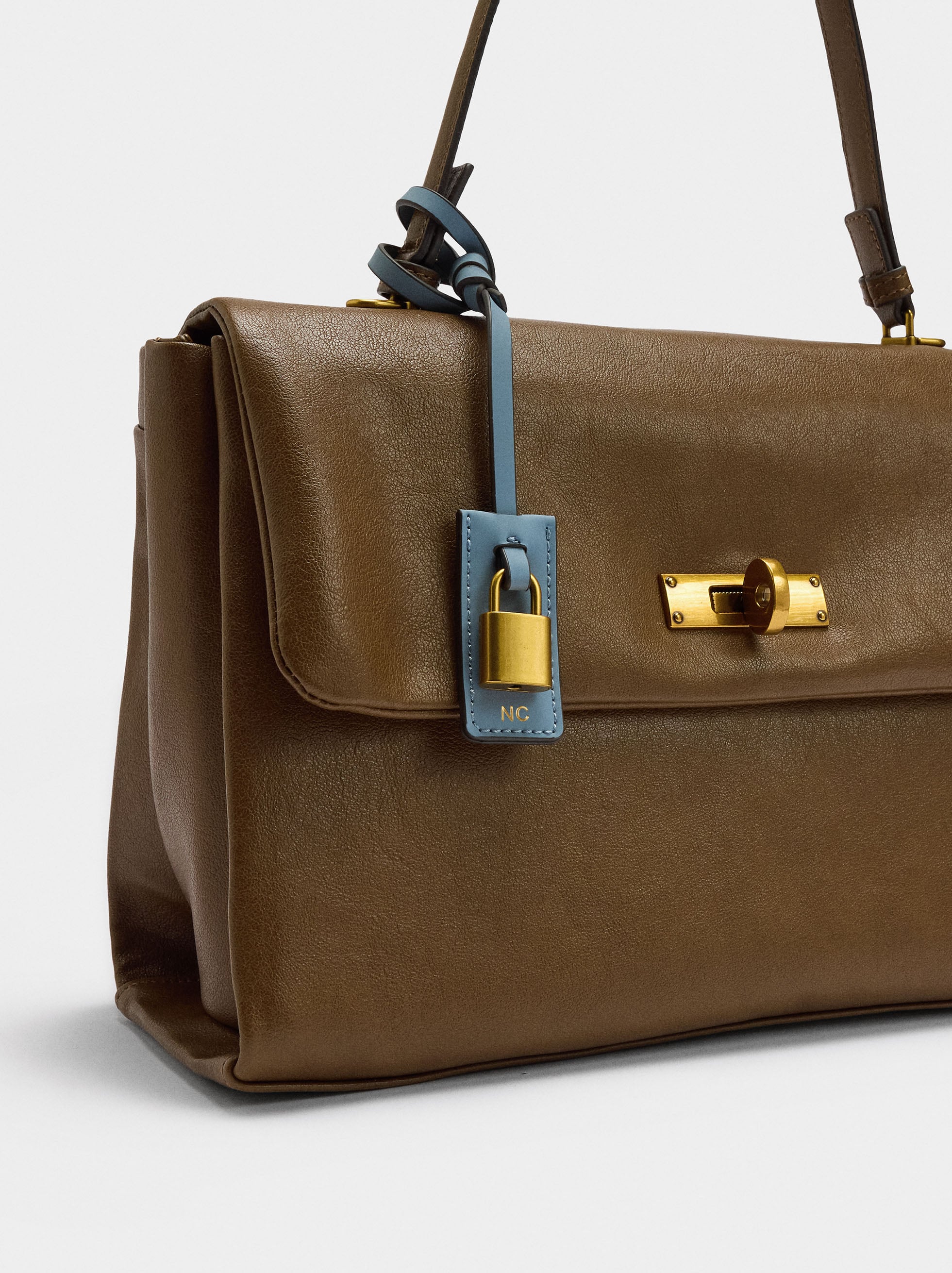 Bolso De Mano Con Solapa Y Bandolera