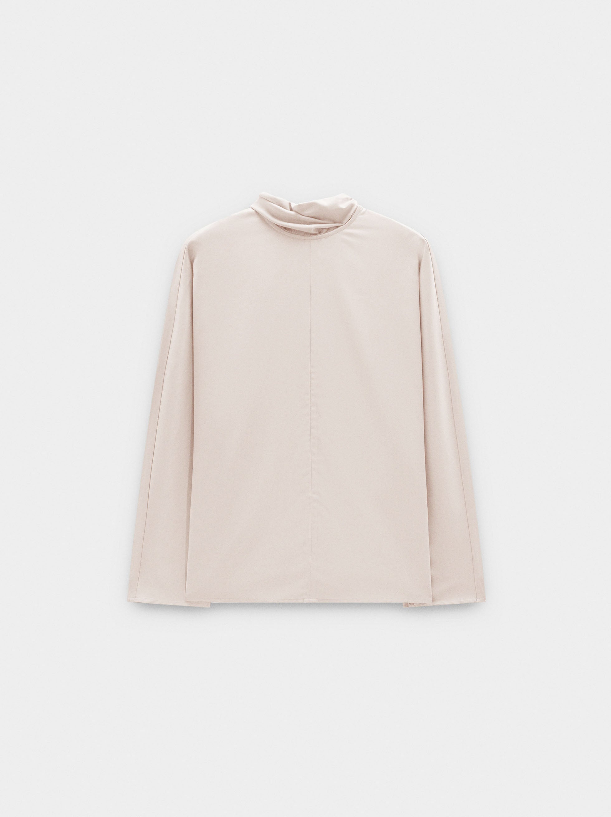Blusa Satinada Con Cuello Alto
