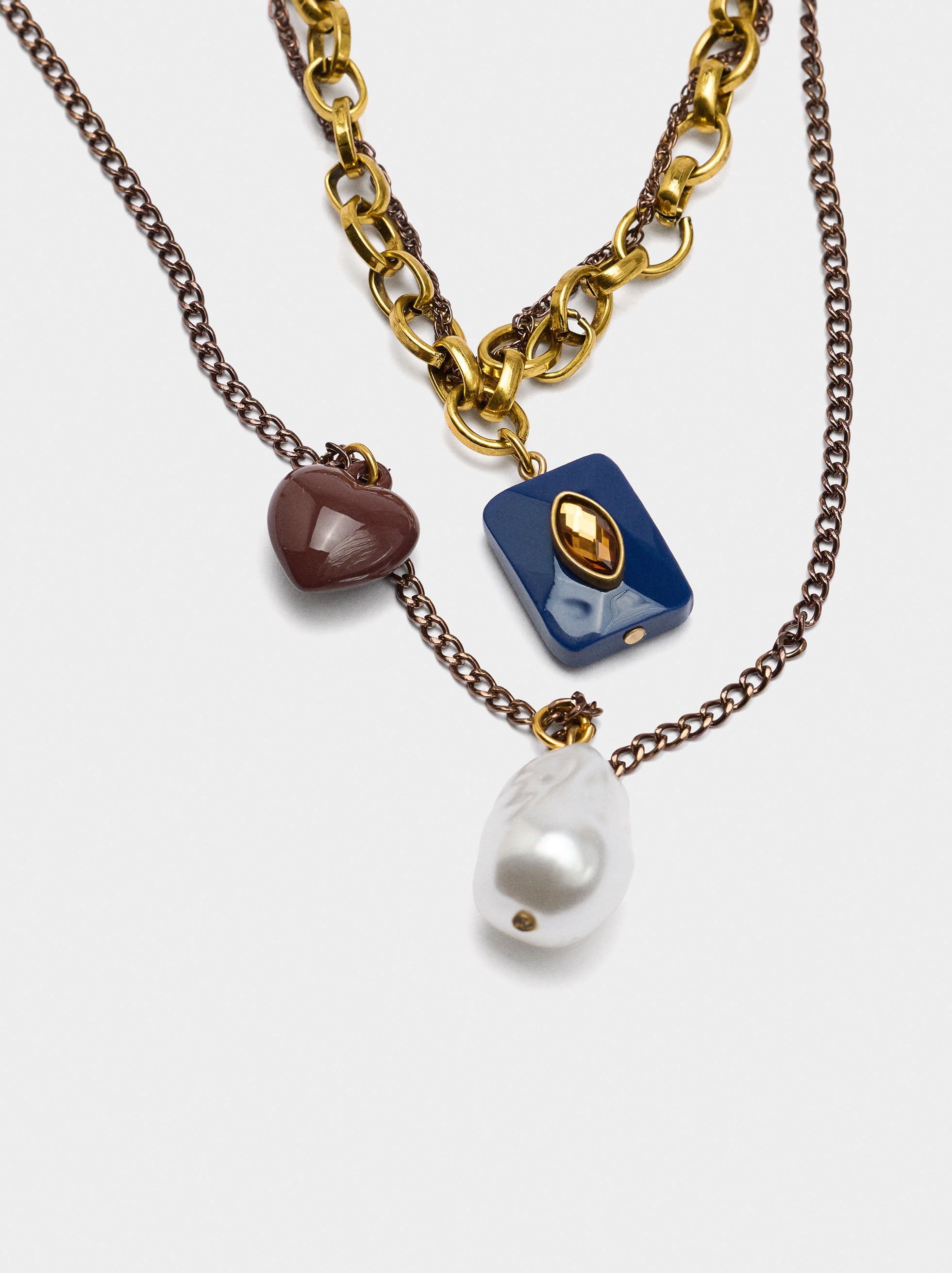 Set De Collares Con Colgantes De Resina