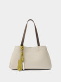 Bolso Tote Liso Con Colgante
