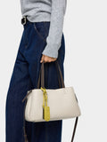 Bolso Tote Liso Con Colgante
