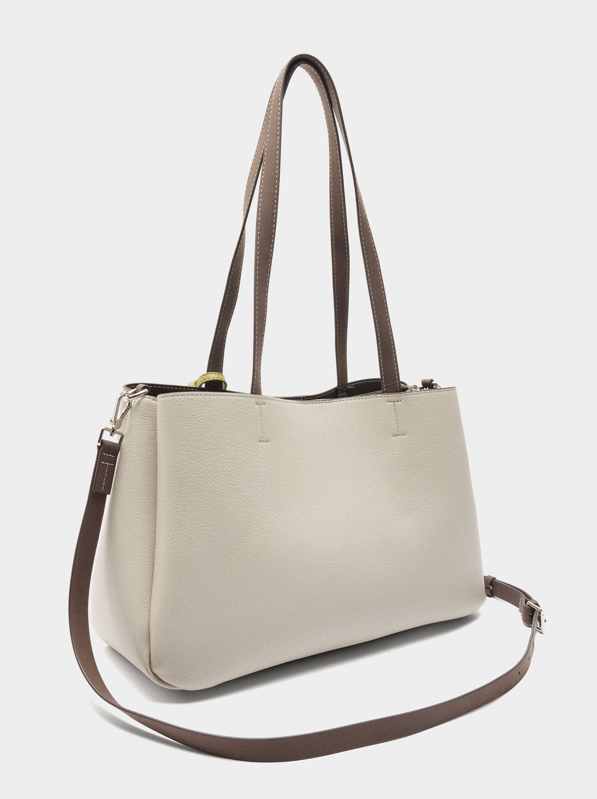 Bolso Shopper Liso Con Colgante