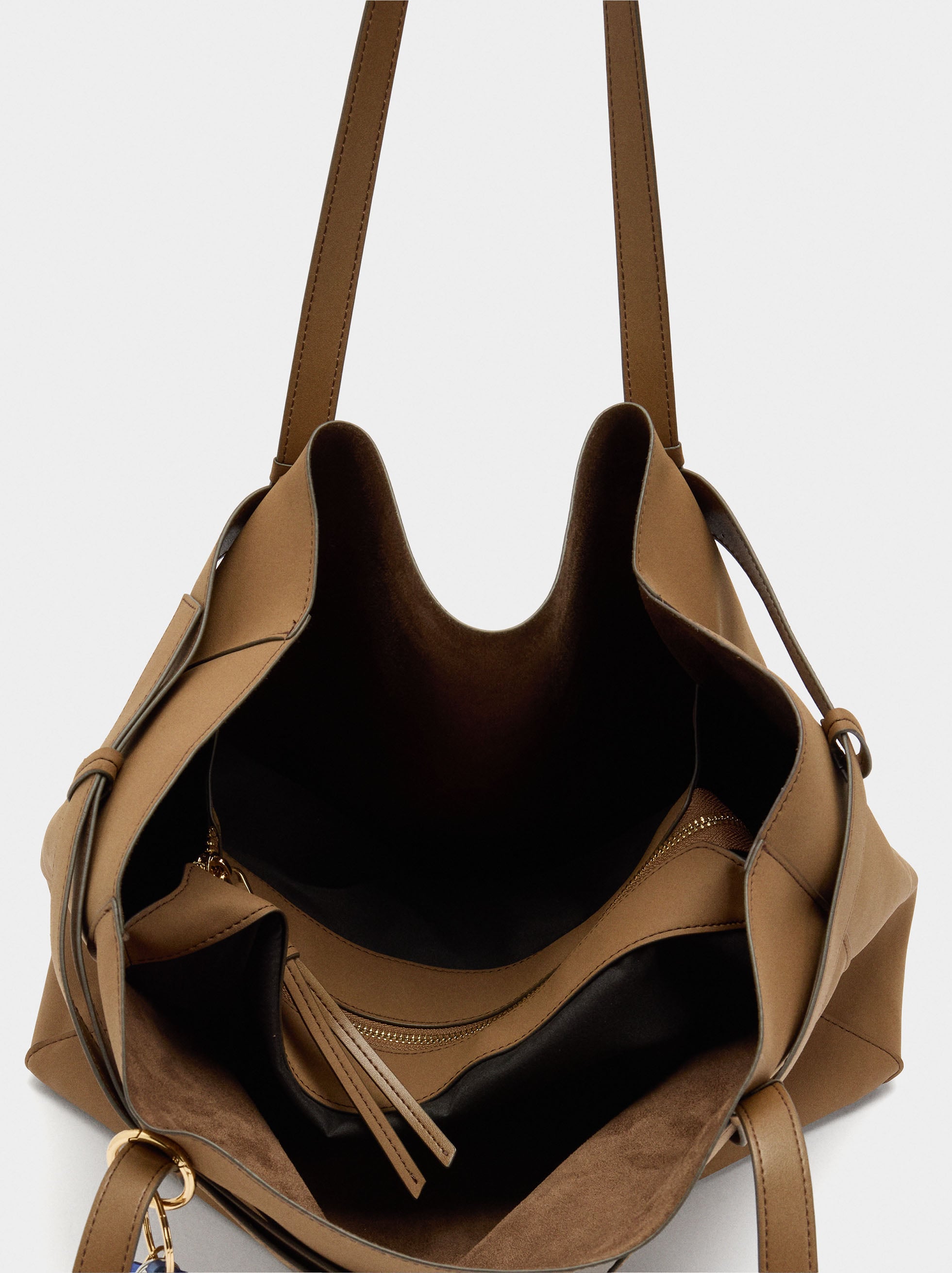 Bolso Shopper Con Cinturón Y Colgante