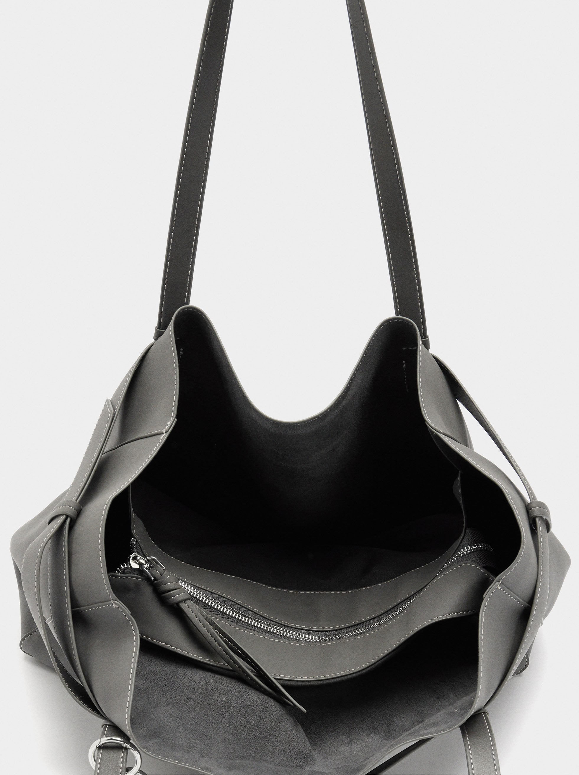 Bolso Shopper Con Cinturón Y Colgante