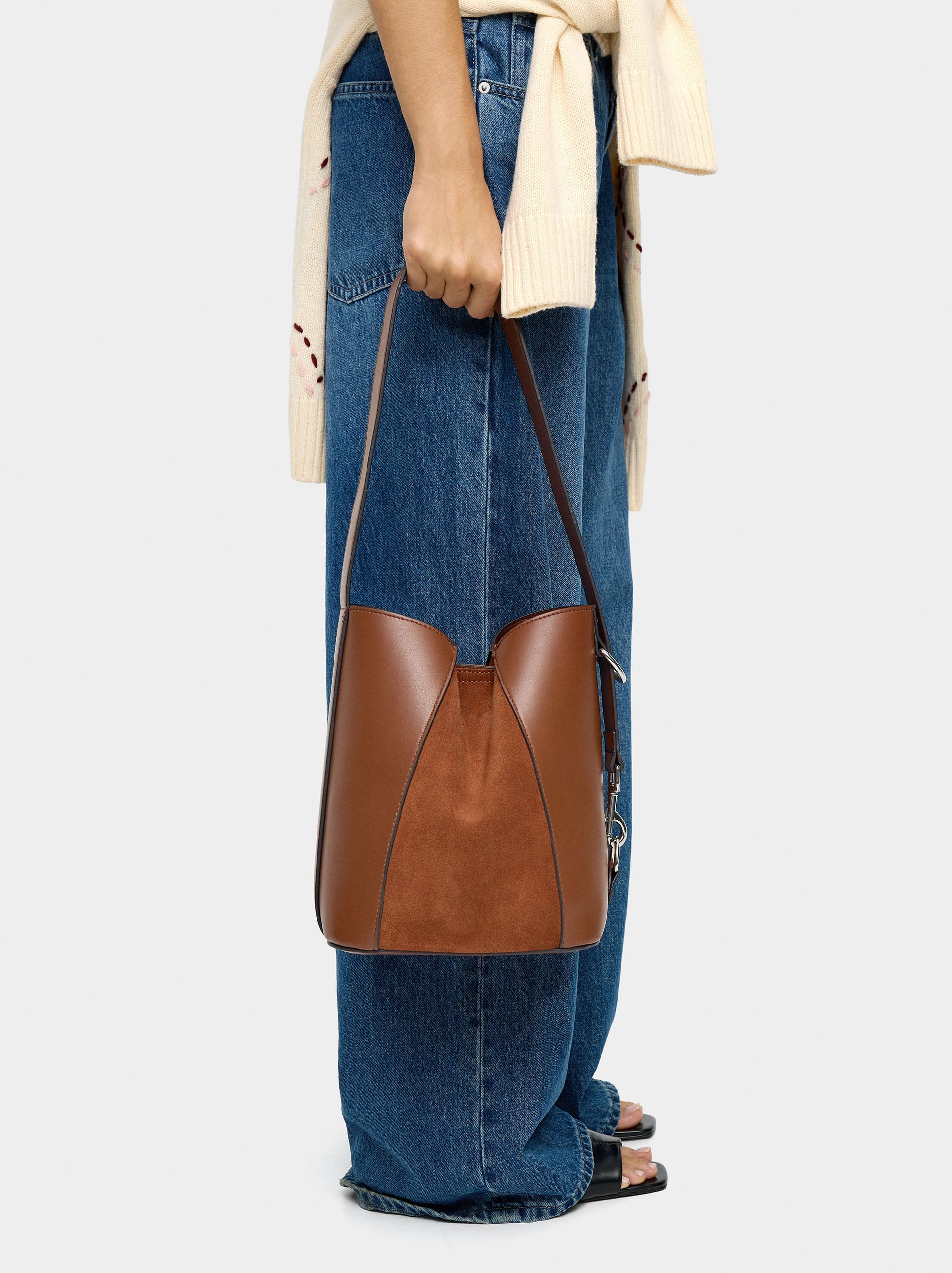 Bolso Bombonera Con Detalles De Piel