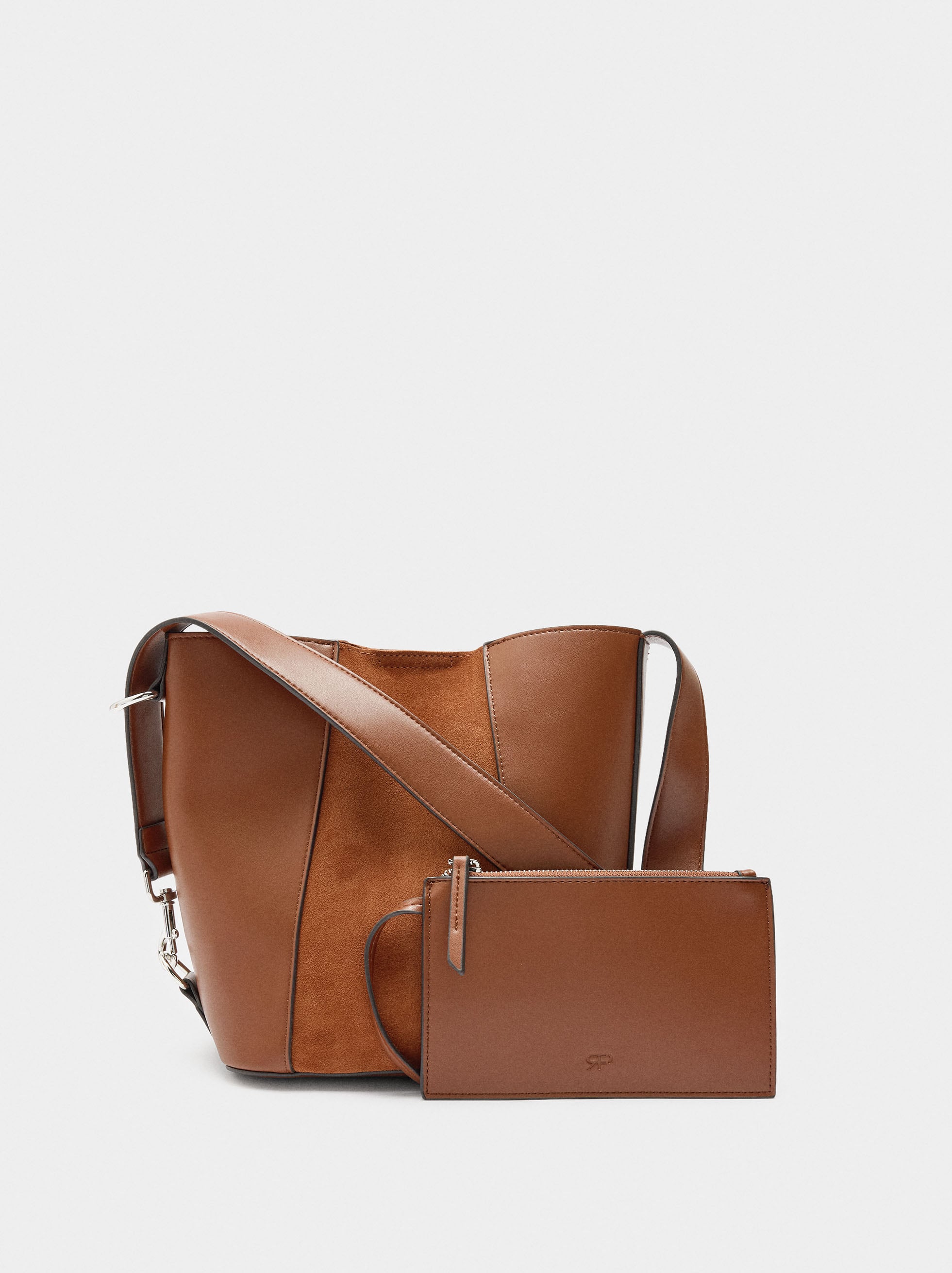 Bolso Bombonera Con Detalles De Piel