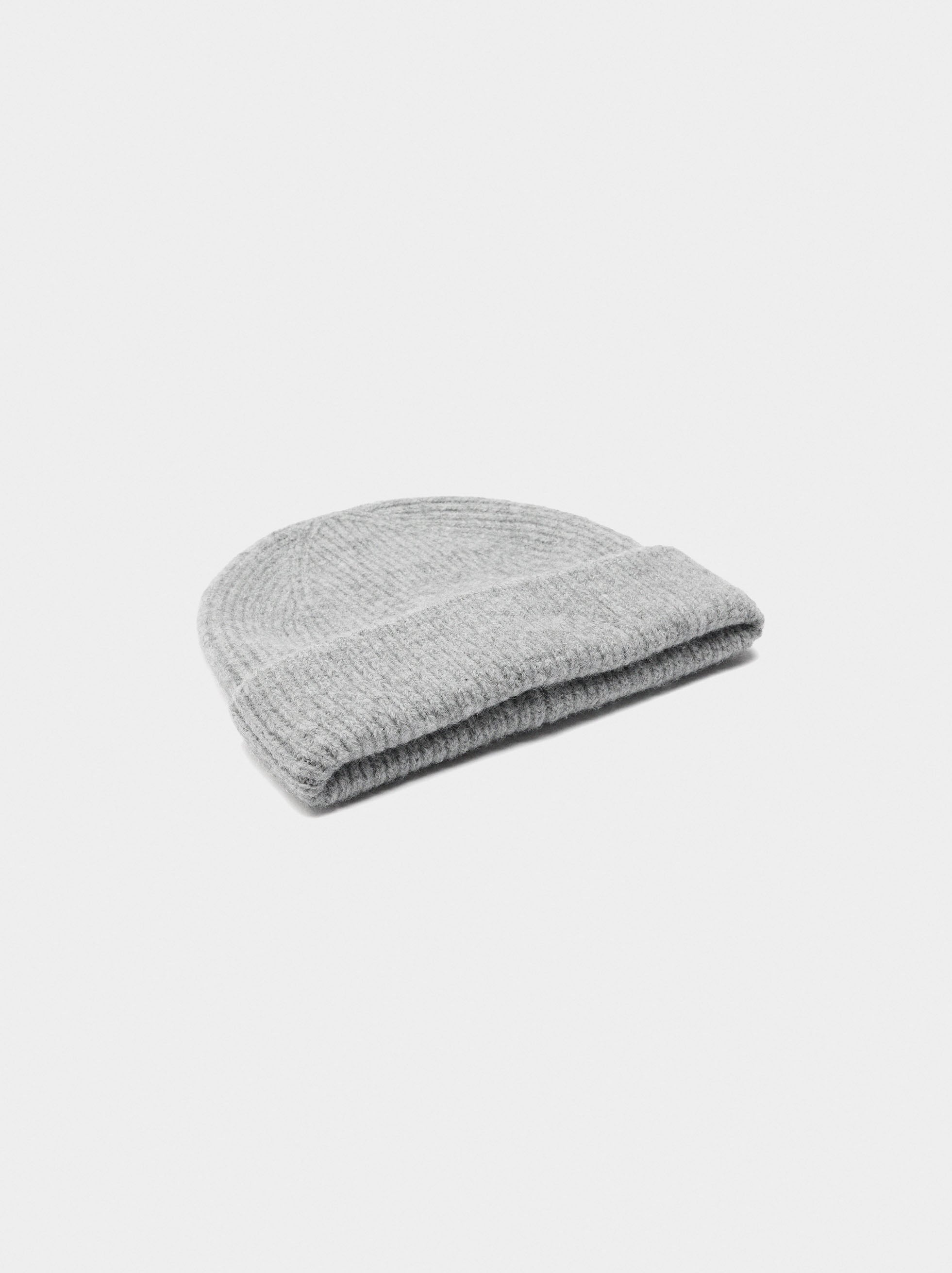Gorro Canalado Con Dobladillo