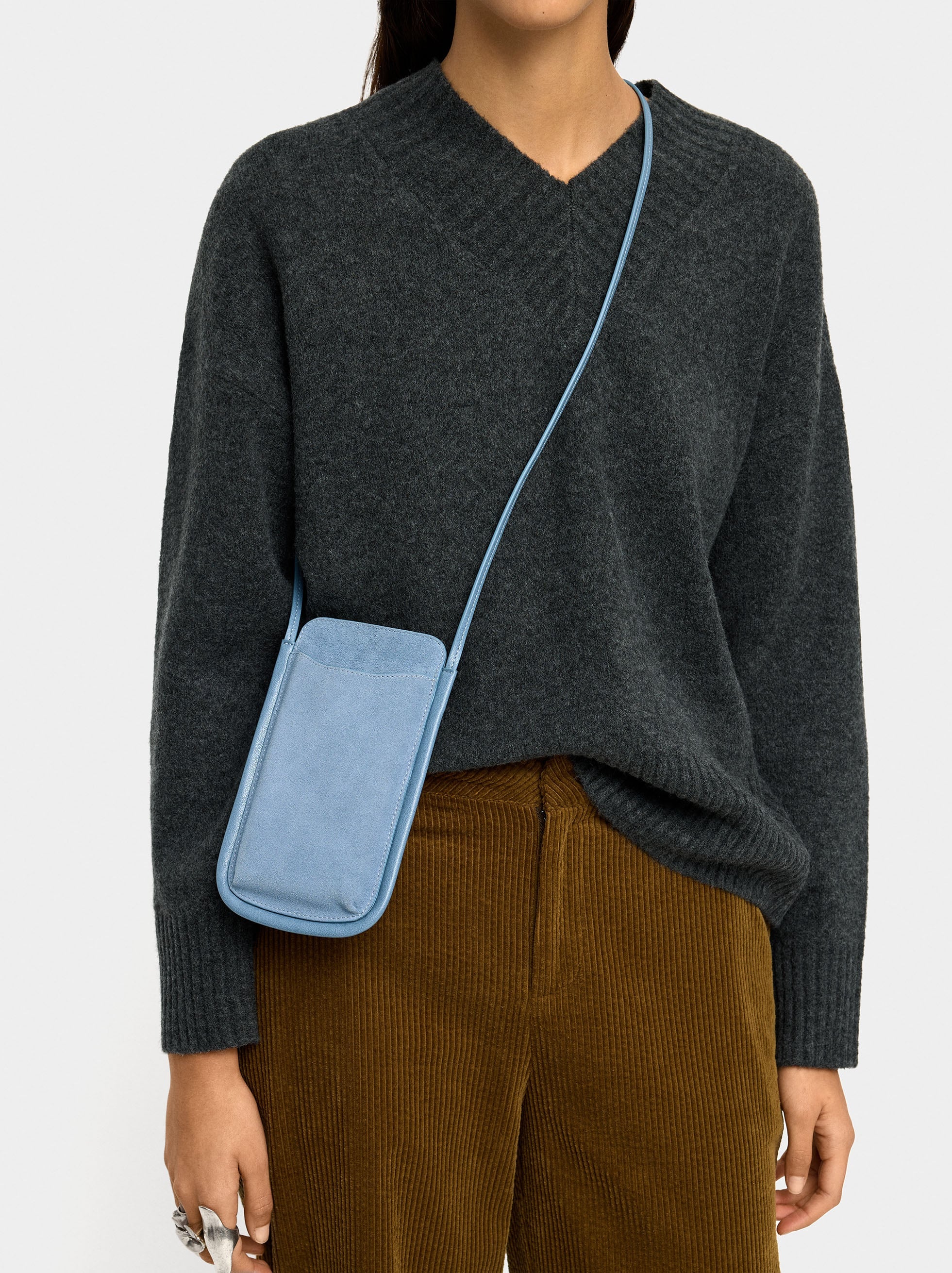 Bolsa Para Móvil Con Detalles De Piel
