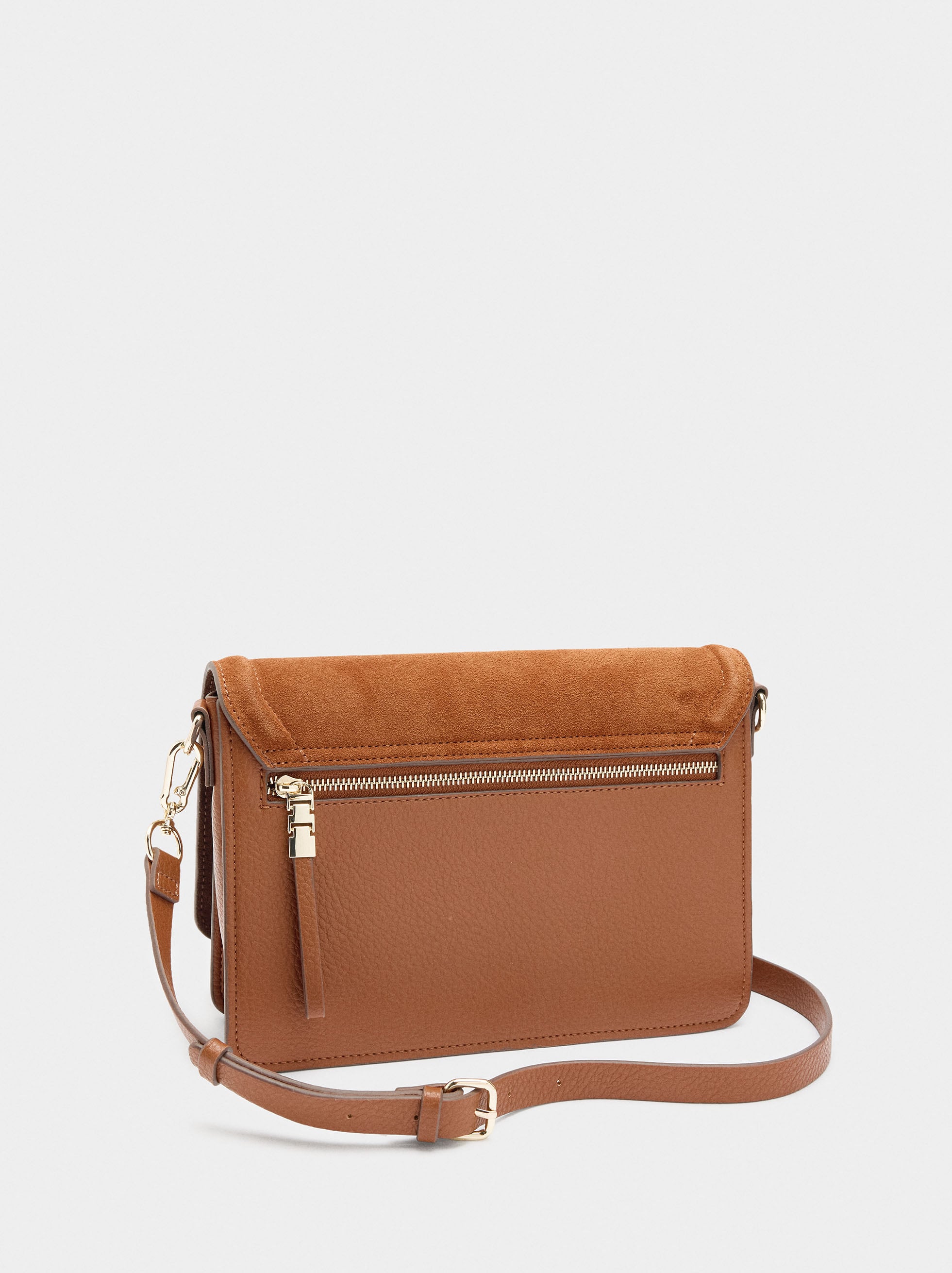 Bolso Bandolera Con Solapa Y Detalles De Piel