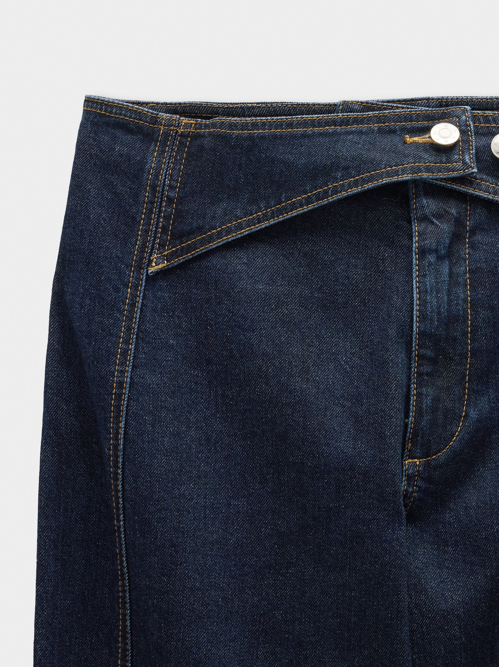 Pantalón Vaquero Cierre Con Solapa