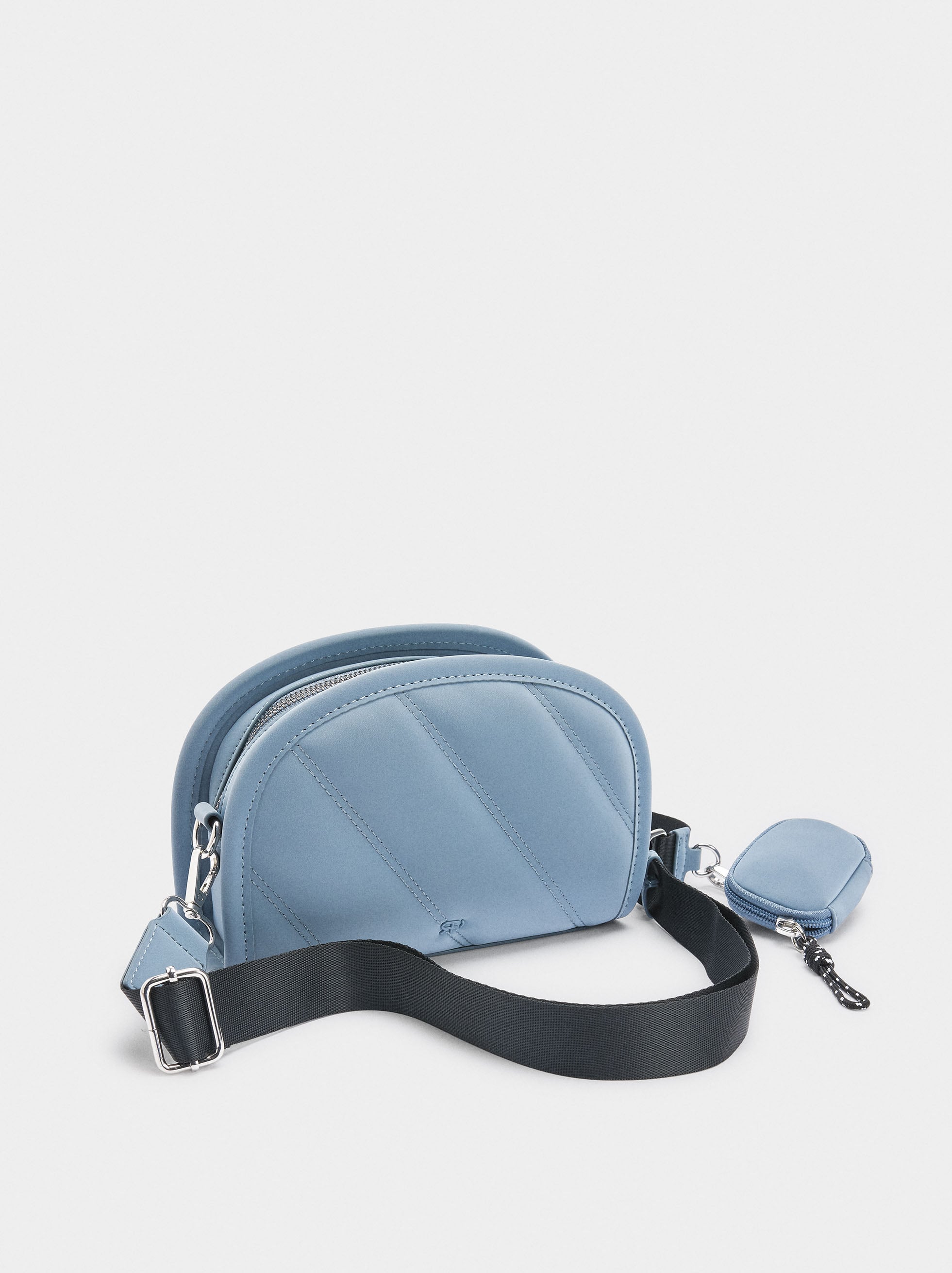Bolso Bandolera Textura Suave Y Colgante