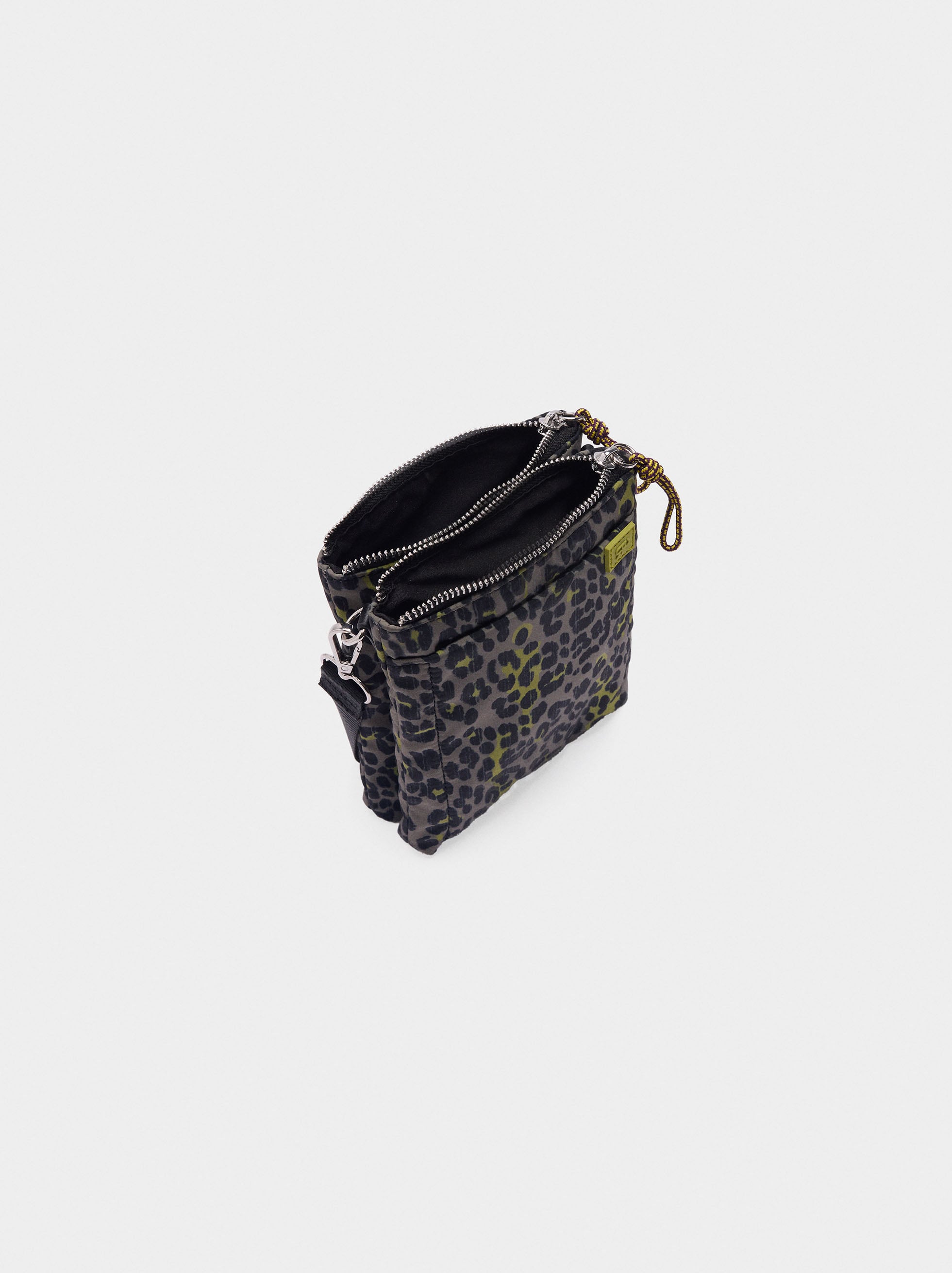 Bolso Bandolera Estampado Leopardo De Nylon