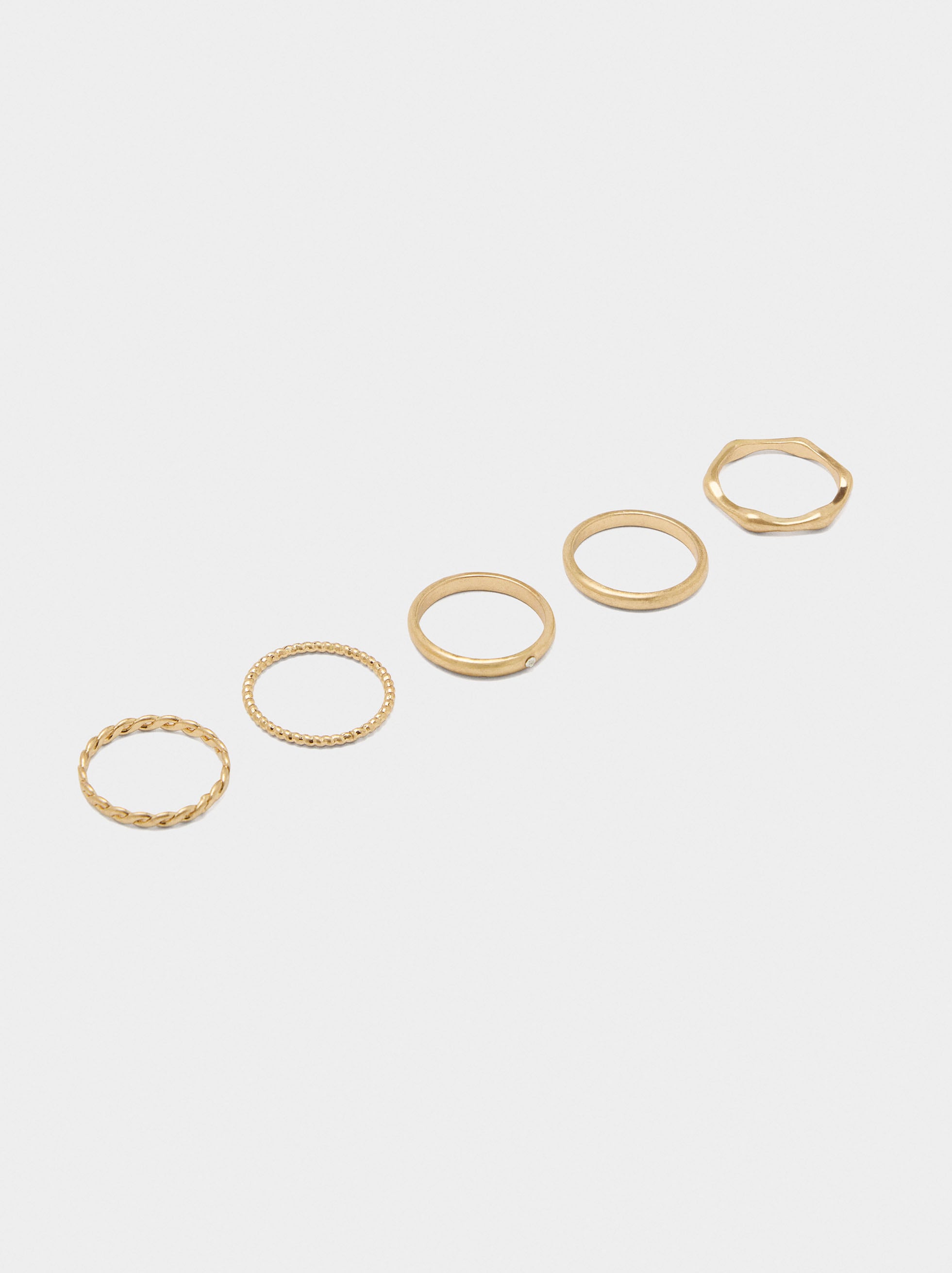 Set Con Anillos Dorados