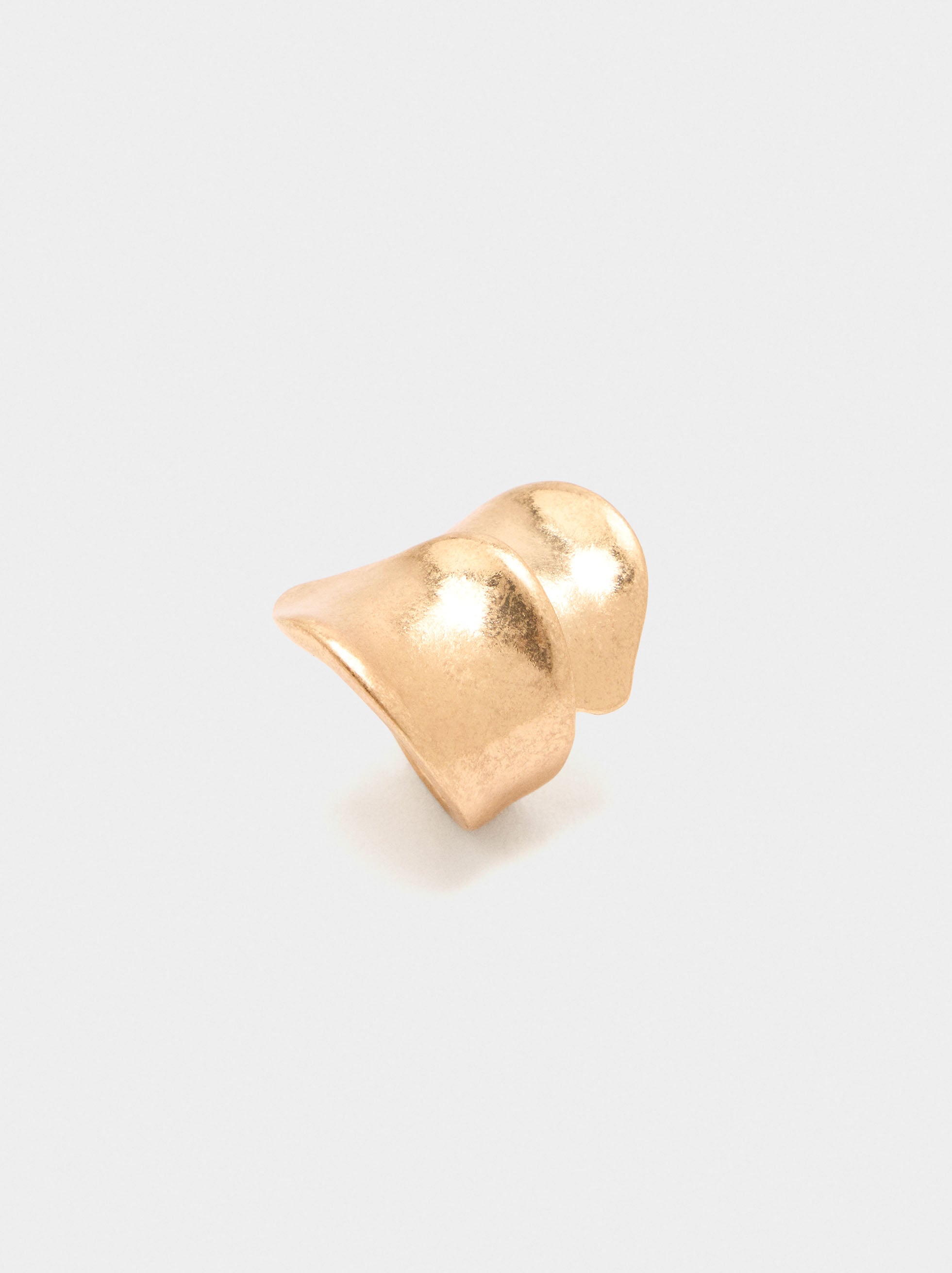Anillo Cruzado Con Relieve